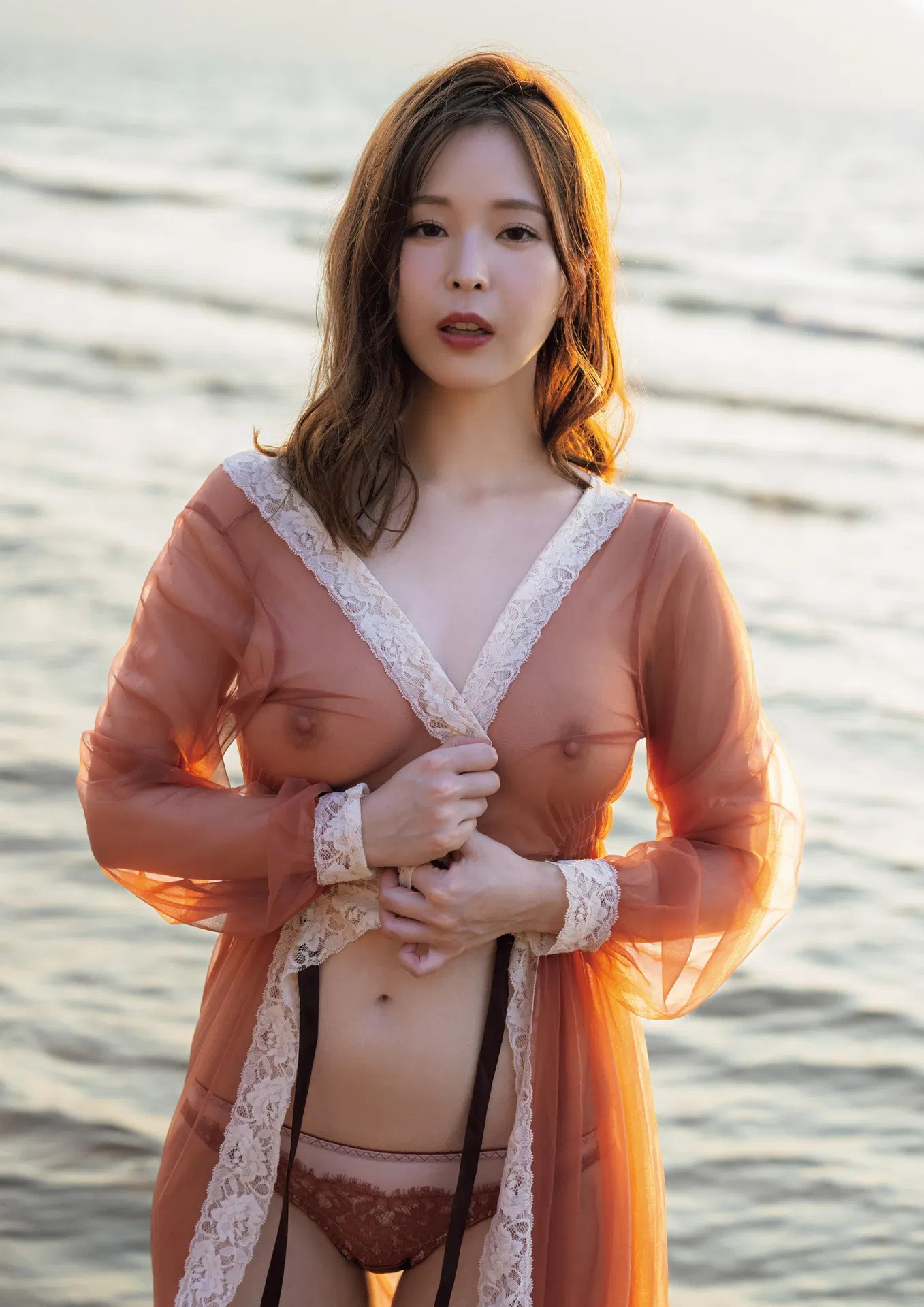 [Photobook] 九野ひなの写真集 「mellow」 - LUCKMAN & 九野ひなの