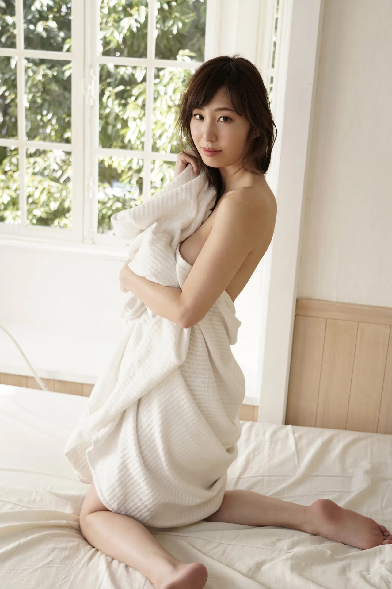 [Photobook] 週刊現代デジタル写真集 塩地美澄「美女アナの昼下がり」