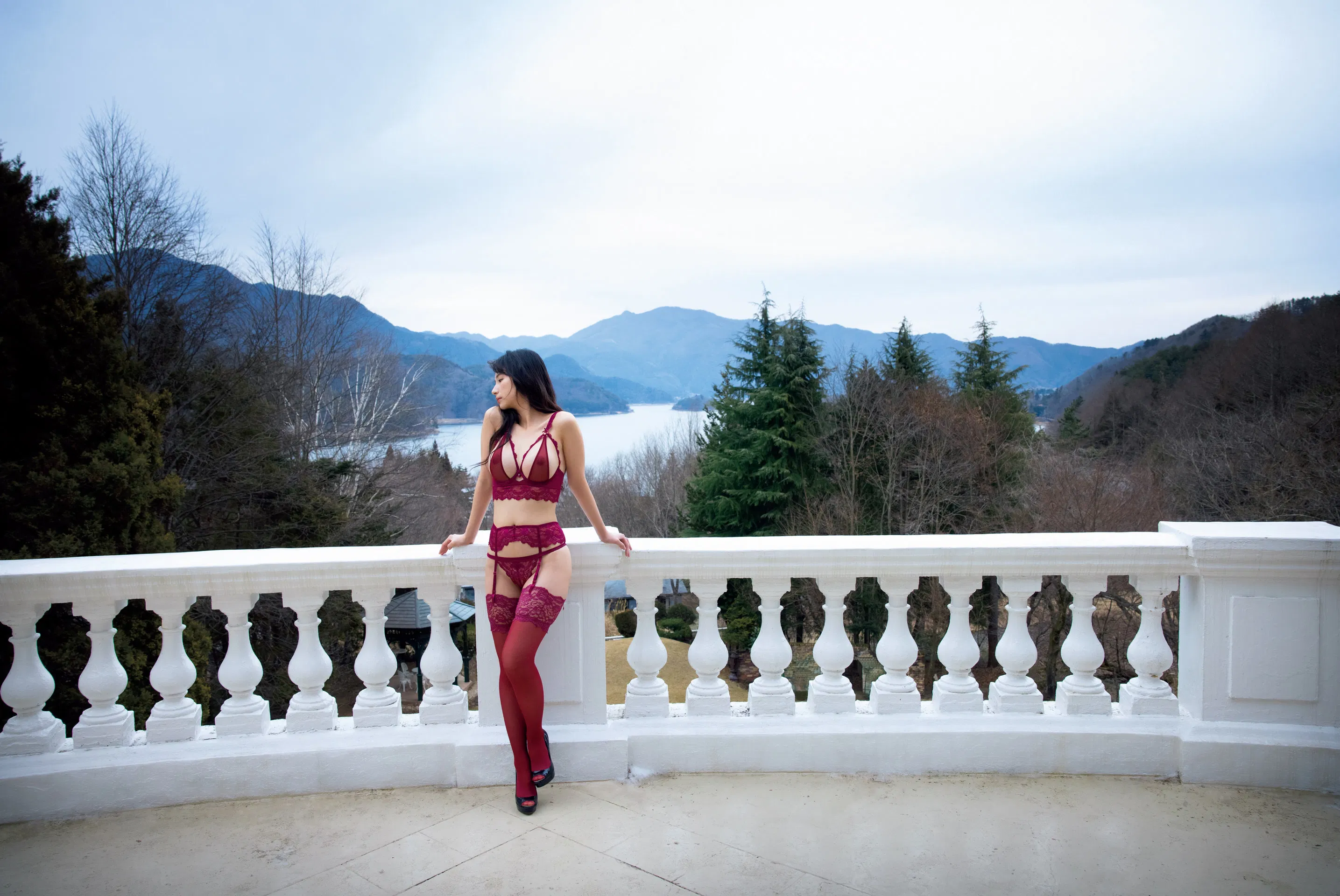 [Photobook]【電子版だけの特典カット付き】街山みほ写真集『Ｐｈａｎｔｏｍ』