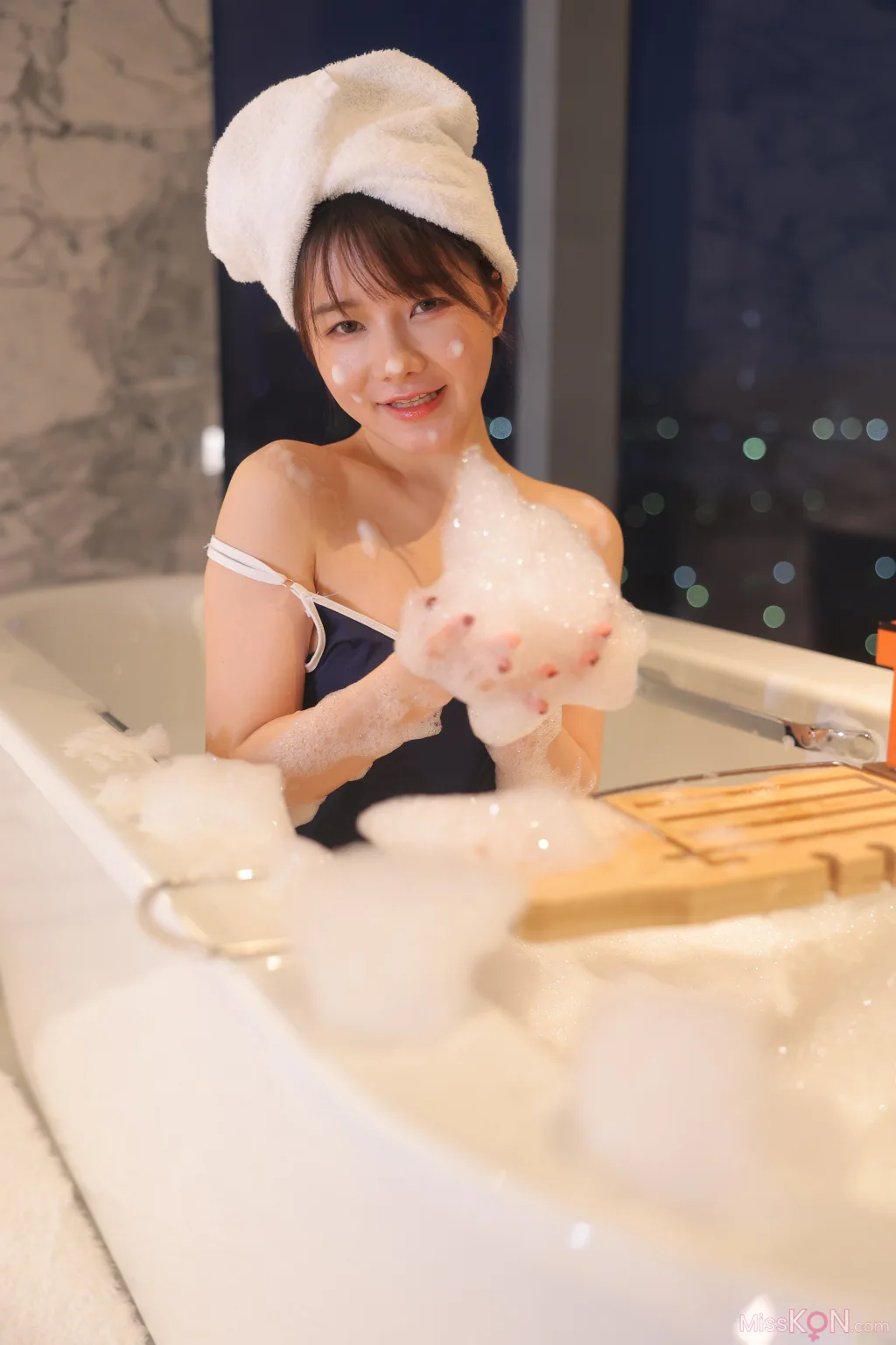 [Private Photoshoot] 绾绾么_ R18 秀人网模特 泡泡浴