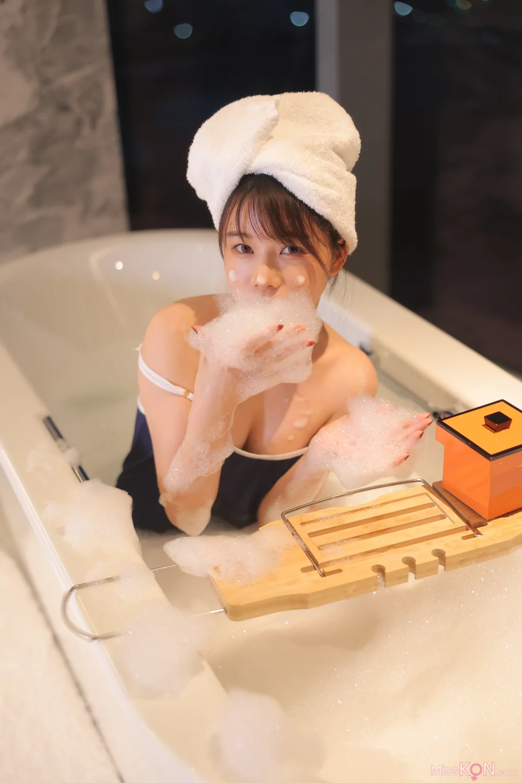 [Private Photoshoot] 绾绾么_ R18 秀人网模特 泡泡浴