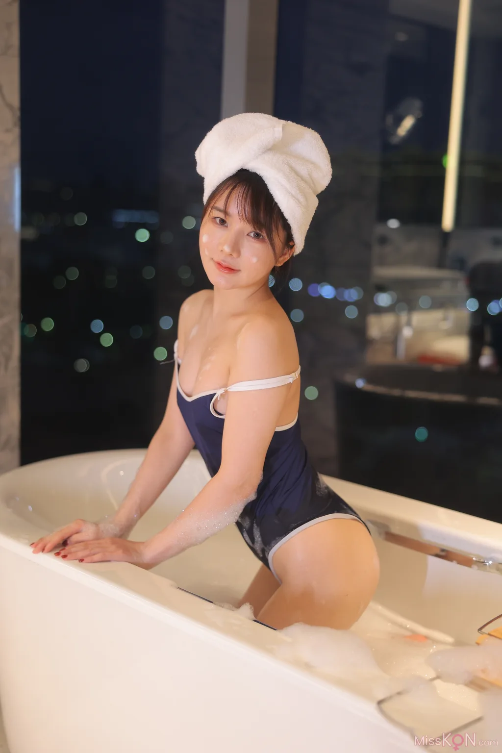 [Private Photoshoot] 绾绾么_ R18 秀人网模特 泡泡浴