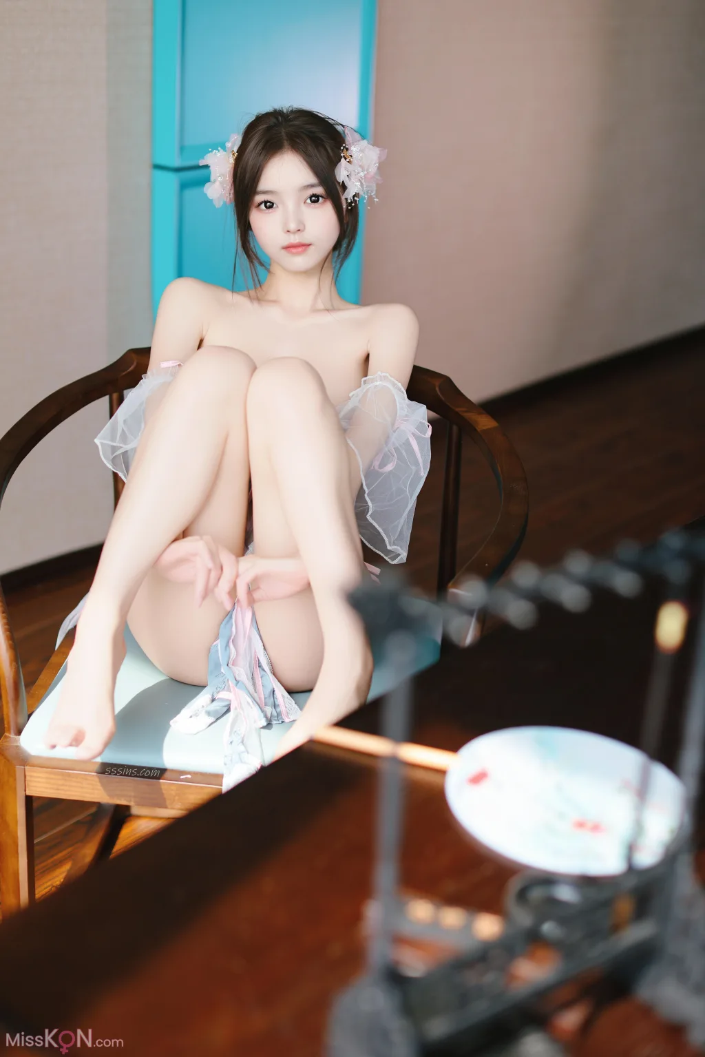 [XR Uncensored] 苏软软_ R18 秀人网模特 新人首秀 鲜花朵朵