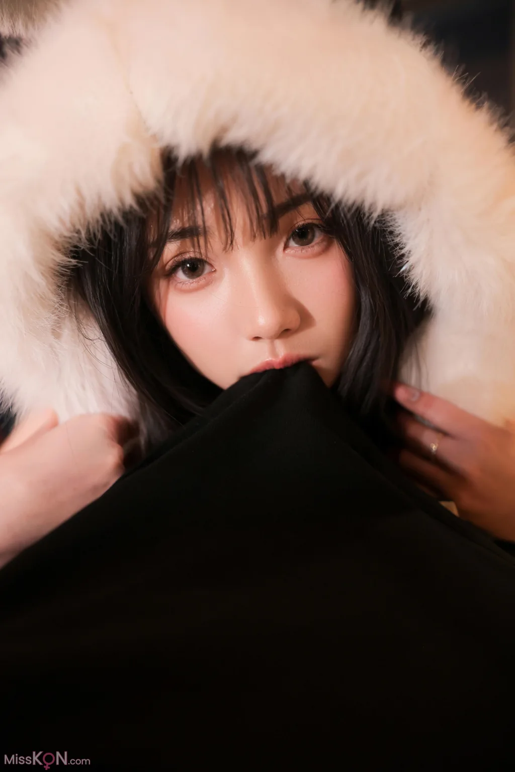 [XR Uncensored] 软情_ R18 秀人网模特 白色小猫咪