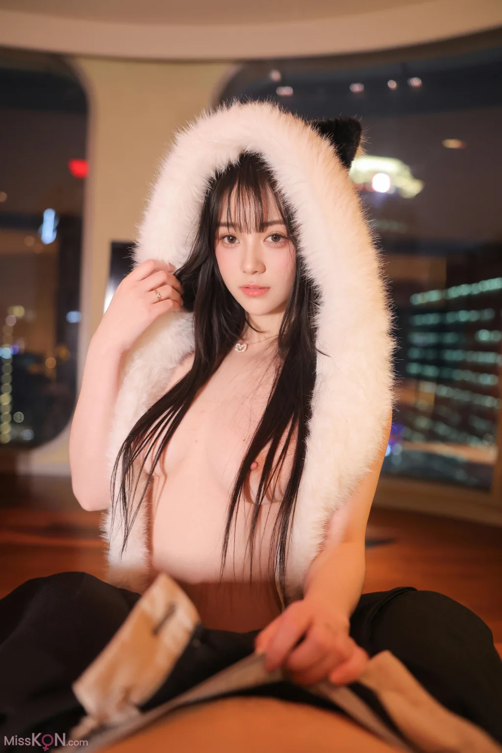 [XR Uncensored] 软情_ R18 秀人网模特 白色小猫咪