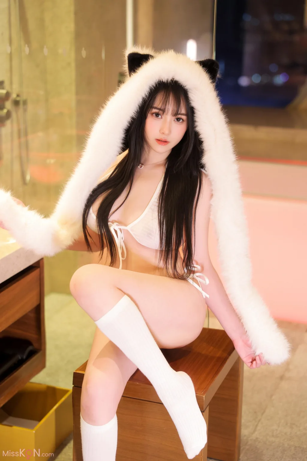 [XR Uncensored] 软情_ R18 秀人网模特 白色小猫咪