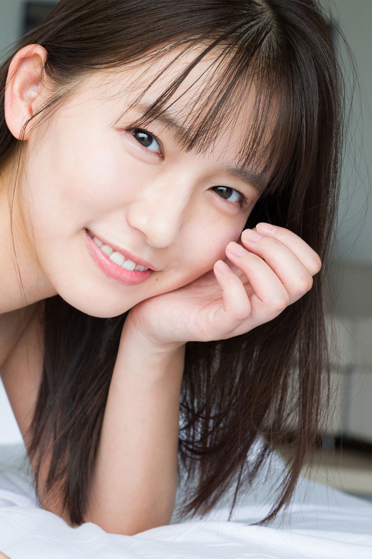 Nene Shida 志田音々, ファースト写真集アナザーバージョン 『ｎｅｎｅ－まるっとりっぷ－』 Set.02