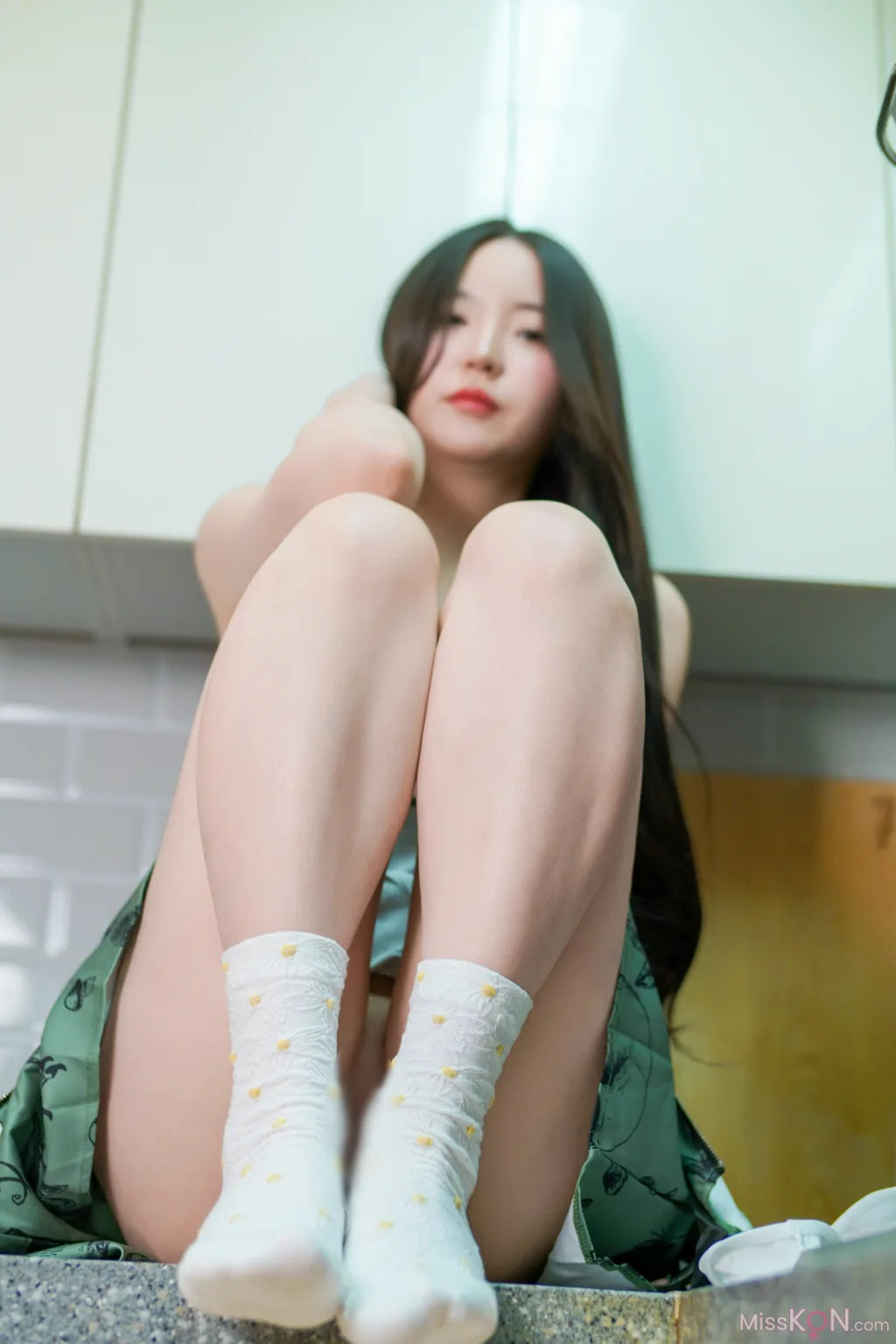 Yeolmu_ Pose On The Stairs And The Sink