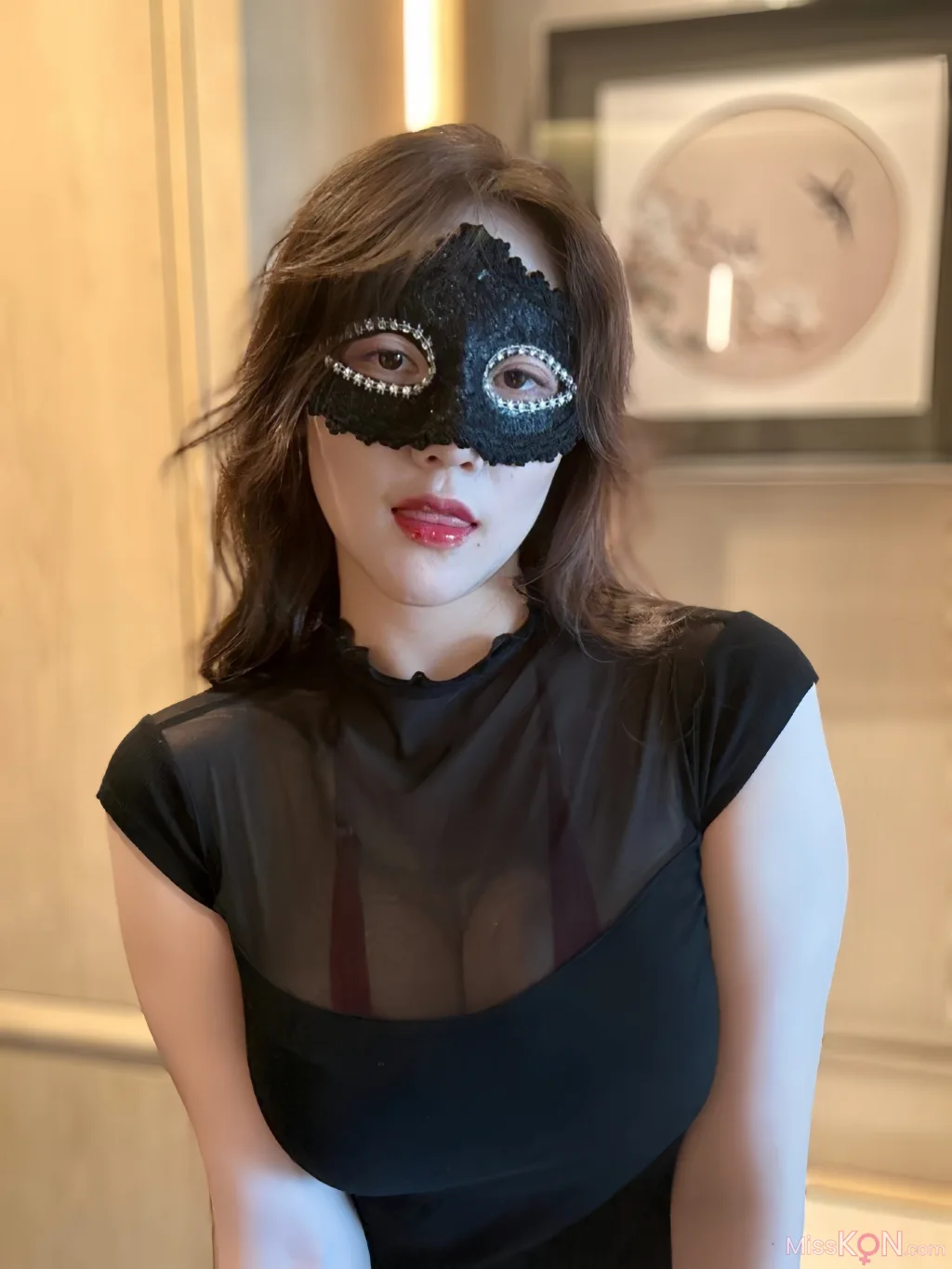 可可西yyy_ 蒙面女侠红色包臀裙