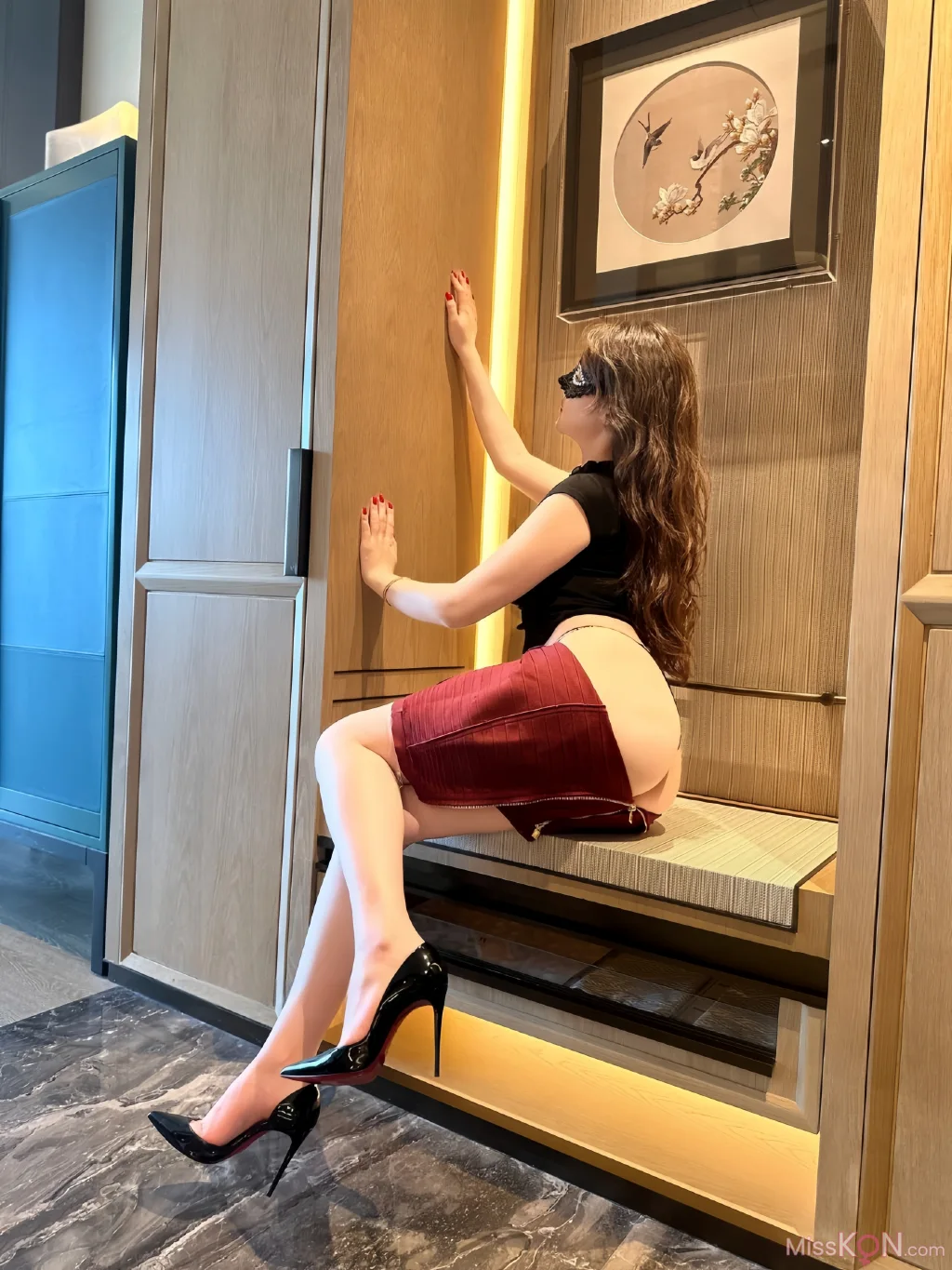 可可西yyy_ 蒙面女侠红色包臀裙