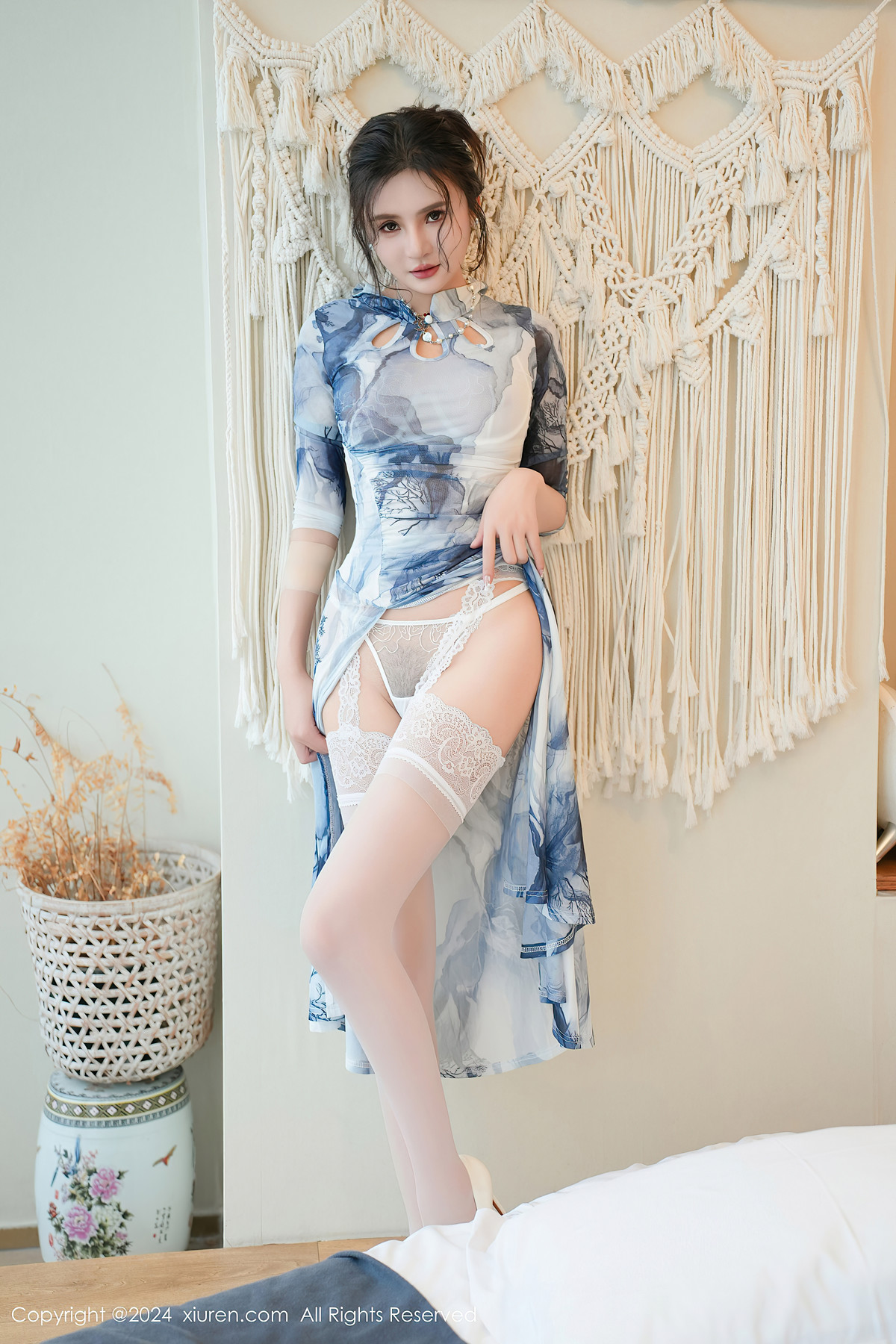 XiuRen秀人网 No.8587 Emily尹菲