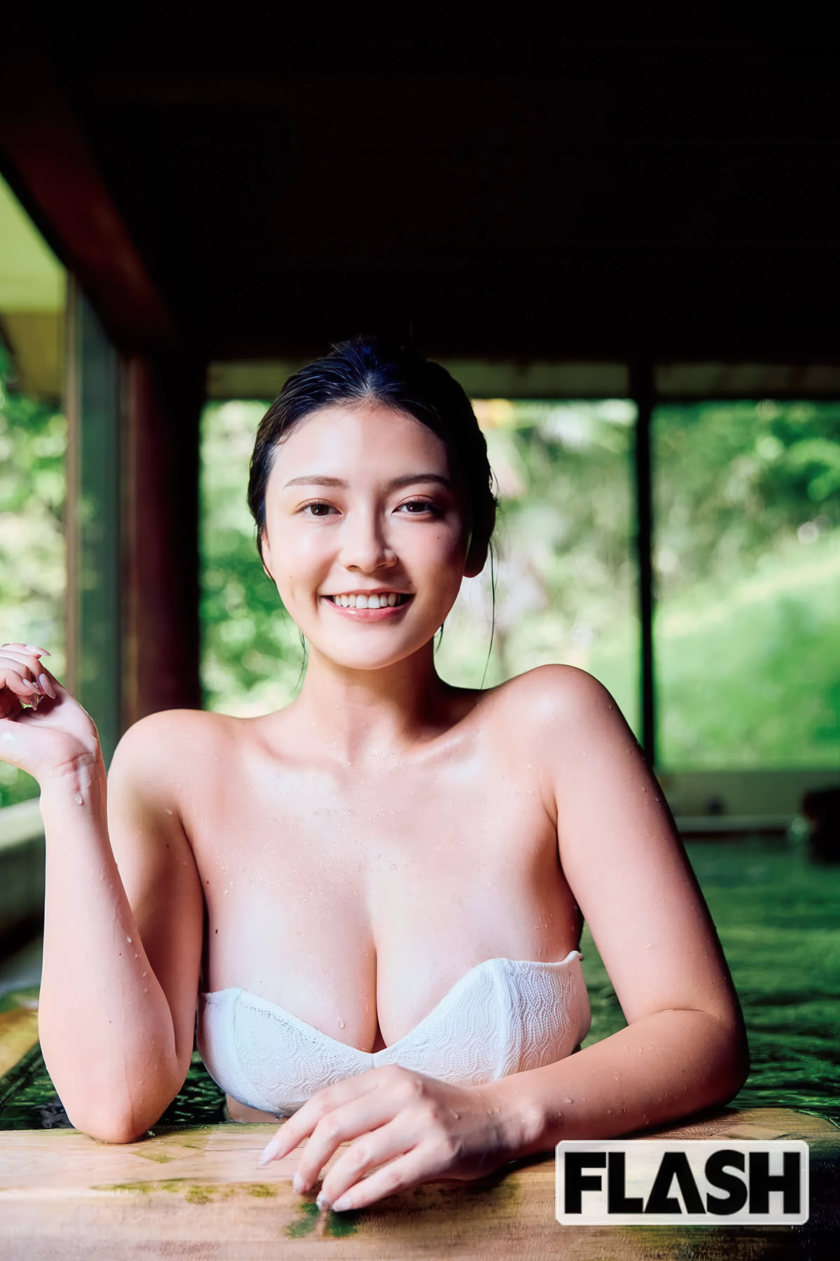 Otono Sakurai 櫻井おとの, FLASH 2025.07.15 (フラッシュ 2025年7月15日号)