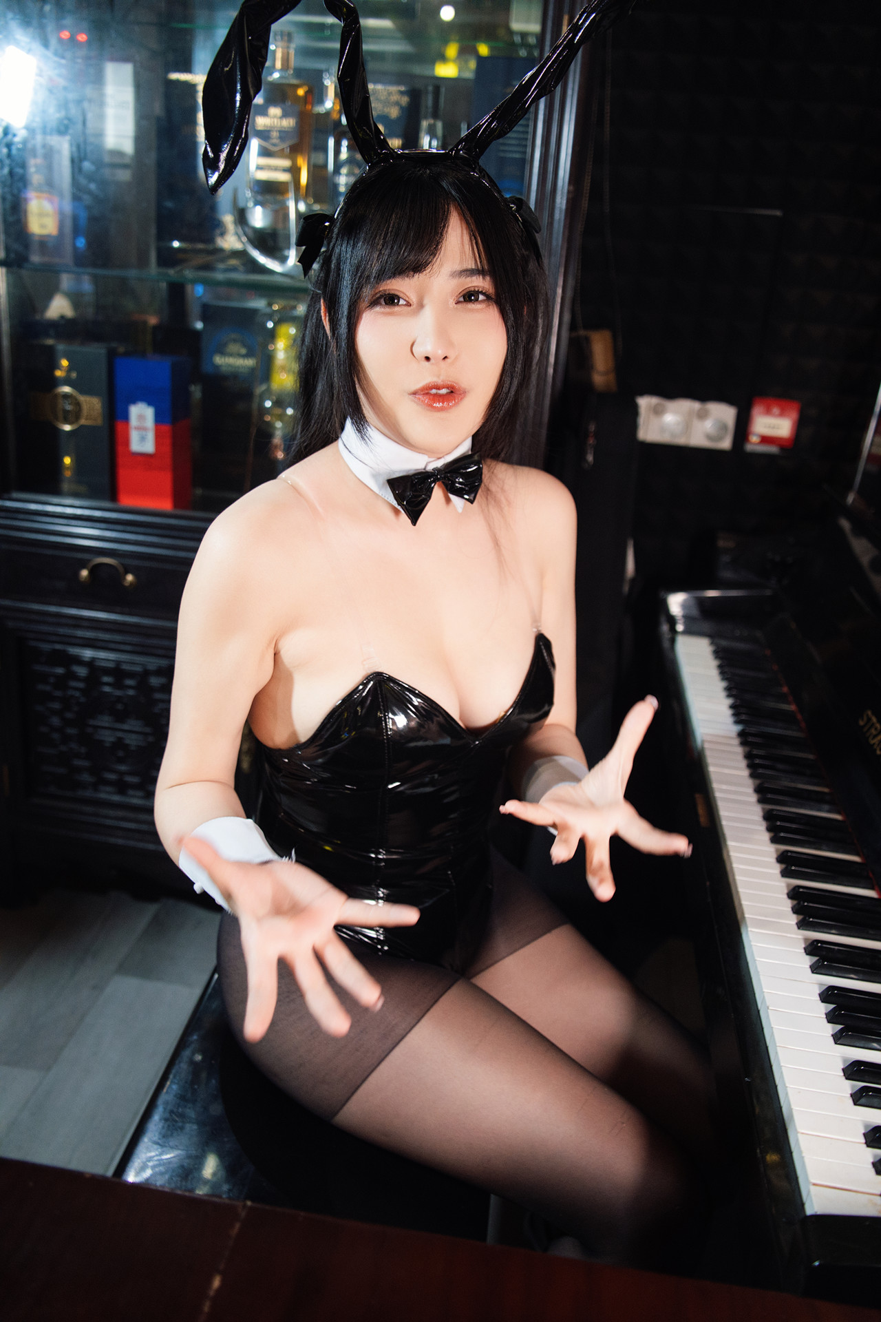Cosplay 糖果果candy – 黑胶兔兔2 Set.01