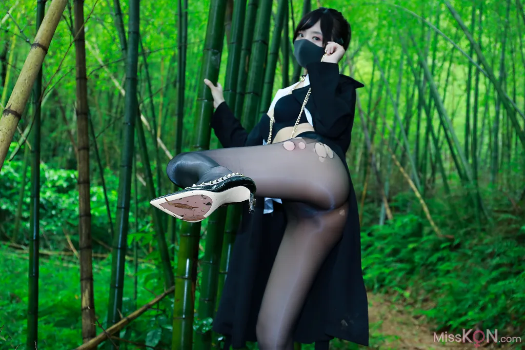 李佳_ 黑百褶裙森林