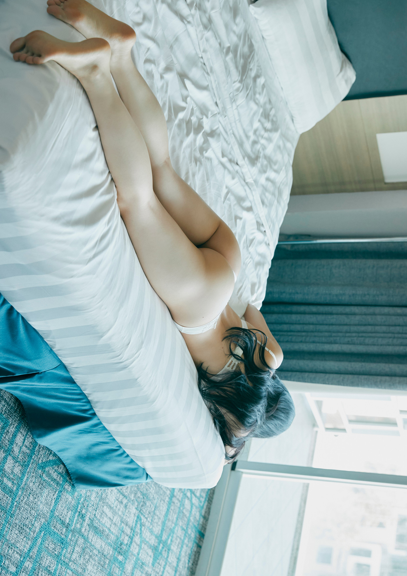 Sumire Yokono 横野すみれ, 週プレ Photo Book ｢続・No One｣ Set.02