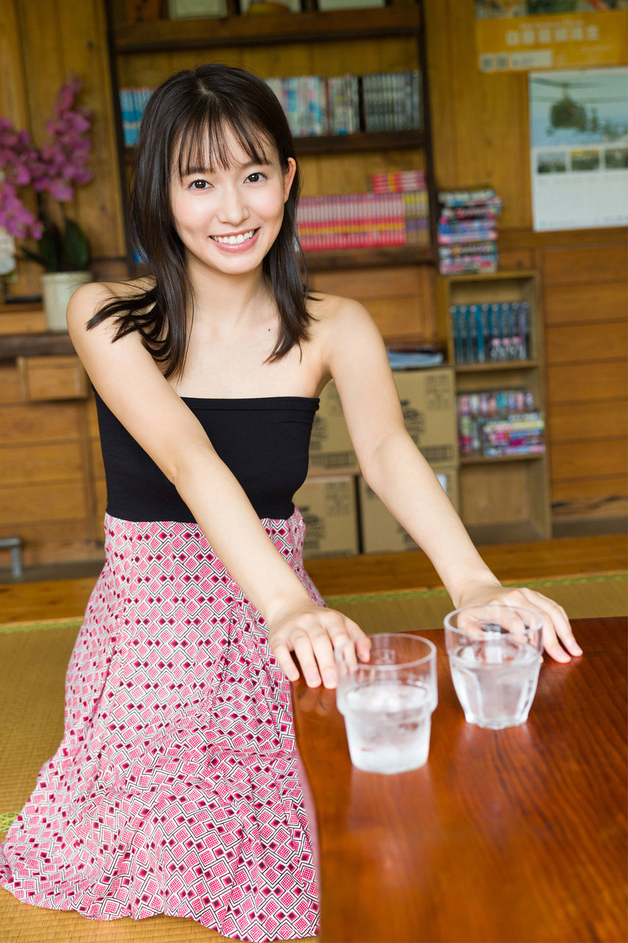 Nene Shida 志田音々, ファースト写真集アナザーバージョン 『ｎｅｎｅ－まるっとりっぷ－』 Set.05