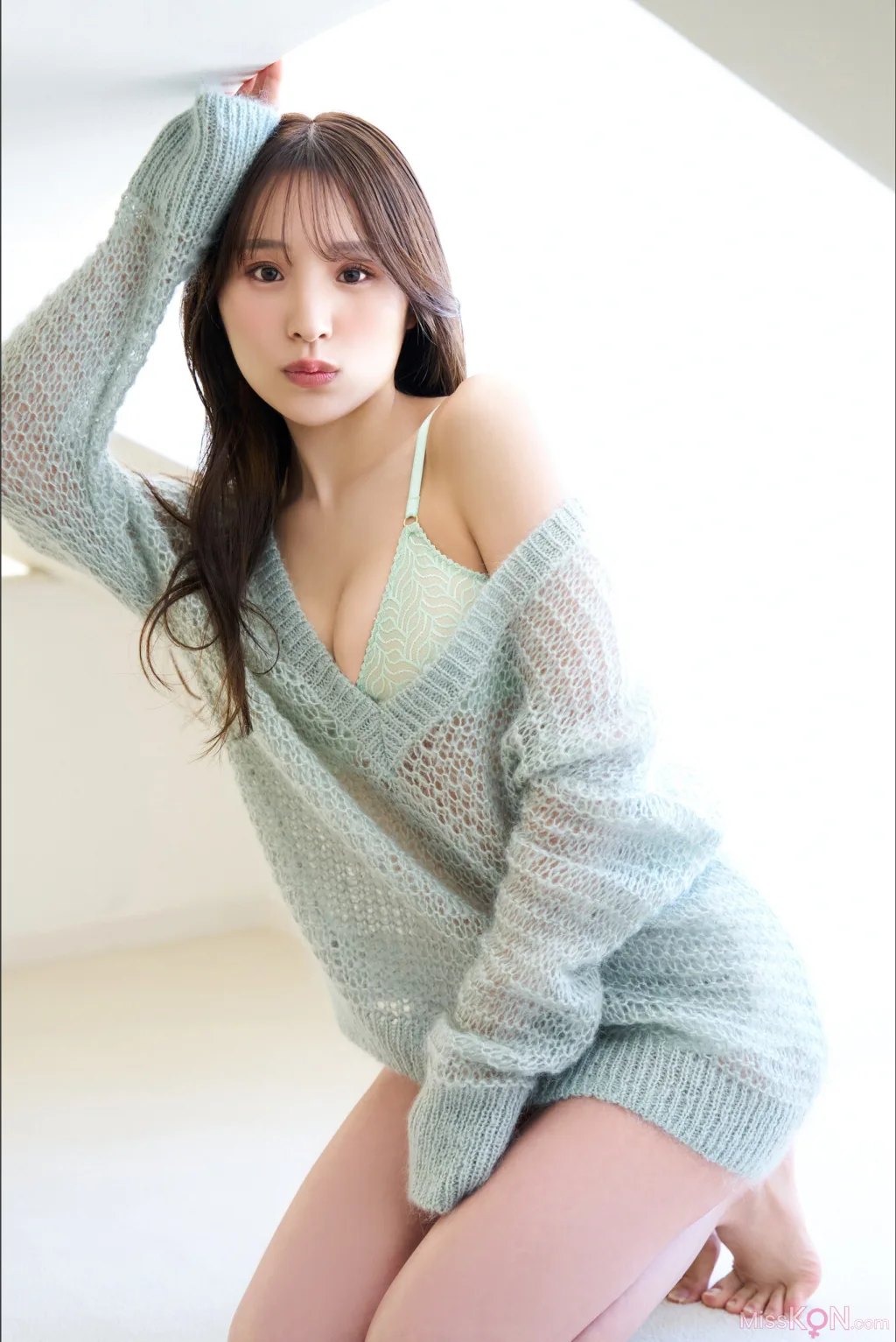 Ayaka Hidaritomo (左伴彩佳)_ Left vol.2 100ページ豪華版 FRIDAYデジタル写真集 2 Ayaka Hidaritomo (左伴彩佳)_ Left vol.2 100ページ豪華版 FRIDAYデジタル写真集
