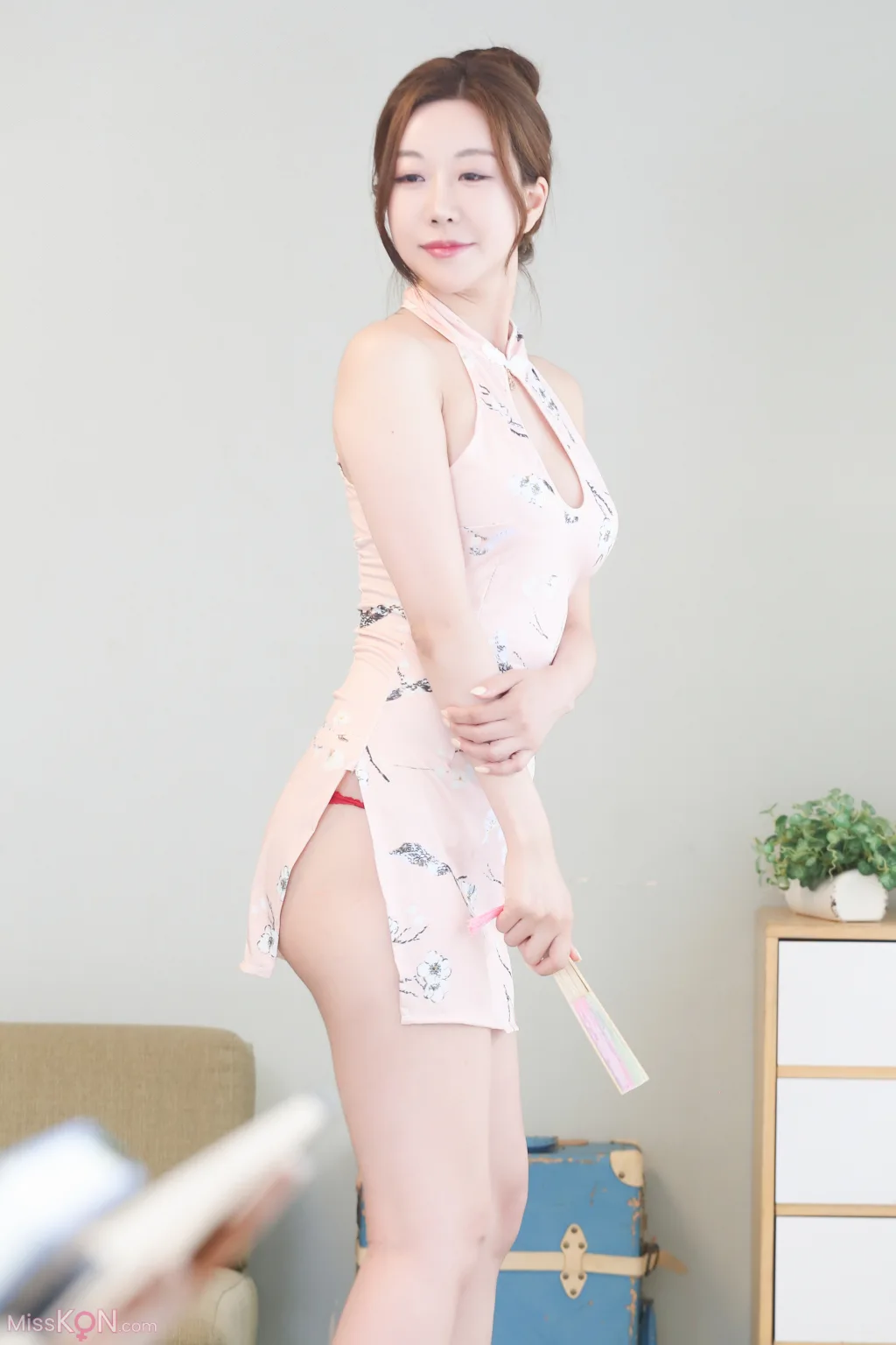 HARIN_ Suspicious Beauty Salon