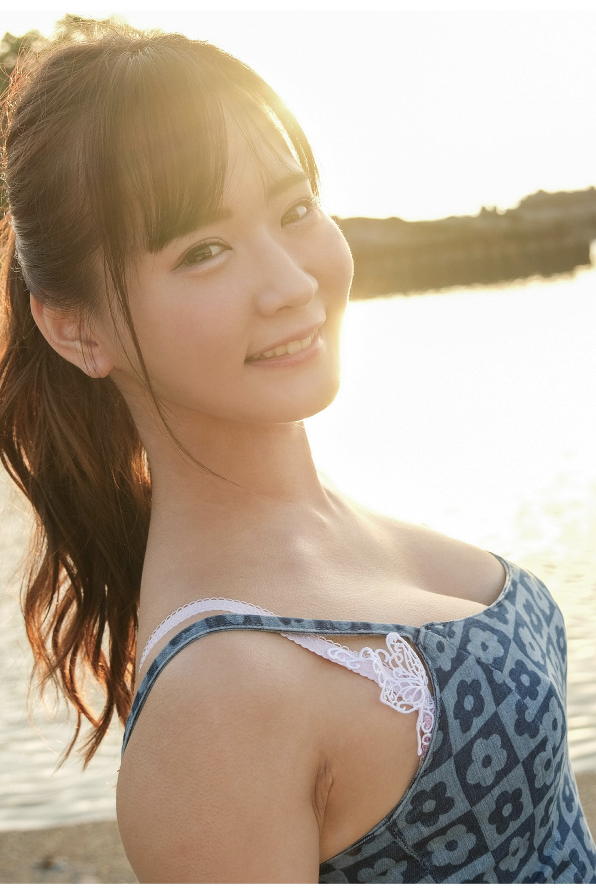 Narumi Hirose 広瀬なるみ, ヌード写真集 『風に包まれて』 Set.03