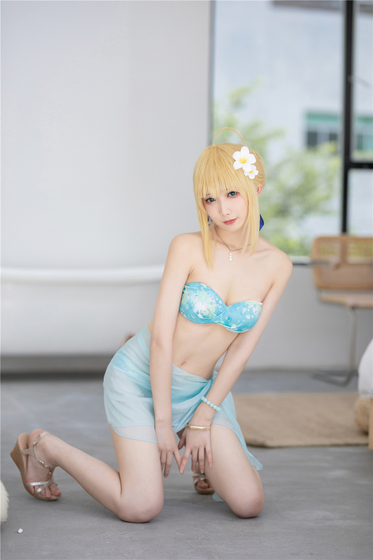 Cosplay 封疆疆v 阿尔托莉雅 潘德拉贡 泳装