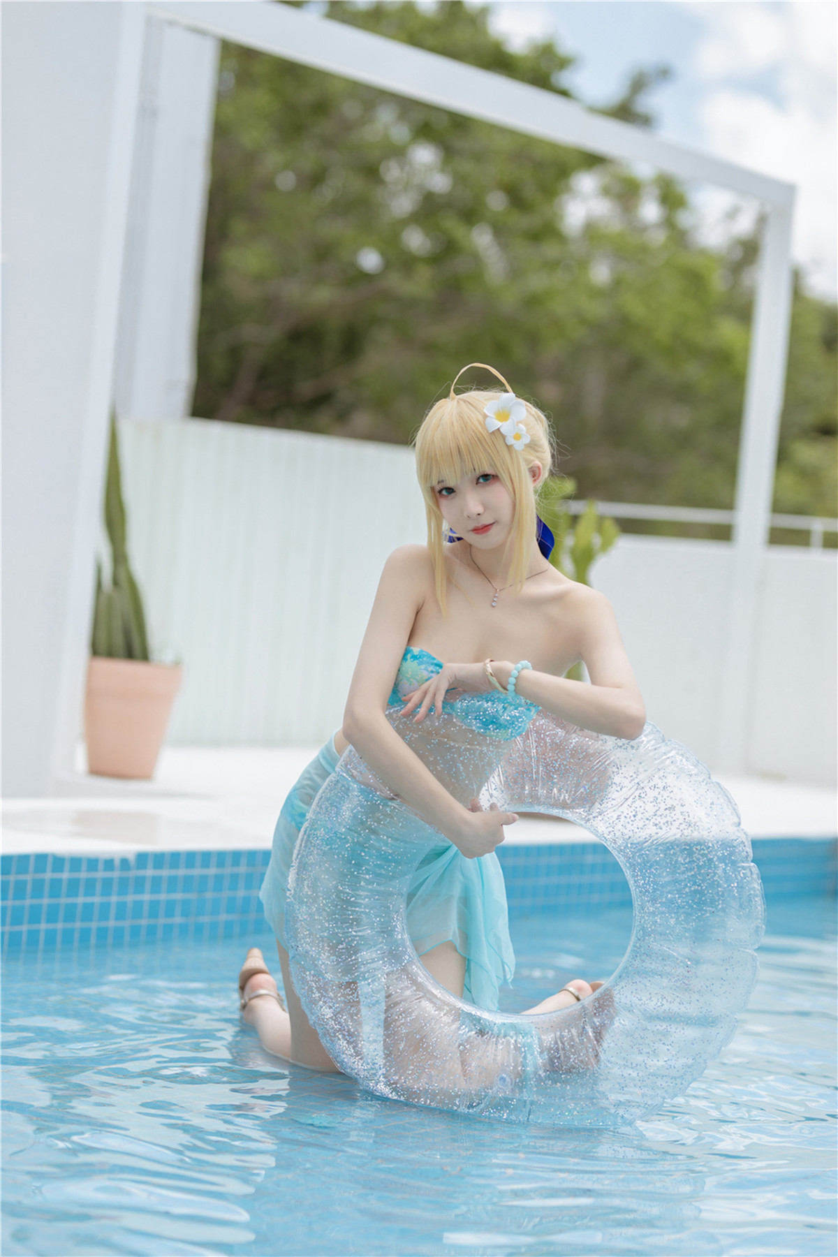 Cosplay 封疆疆v 阿尔托莉雅 潘德拉贡 泳装