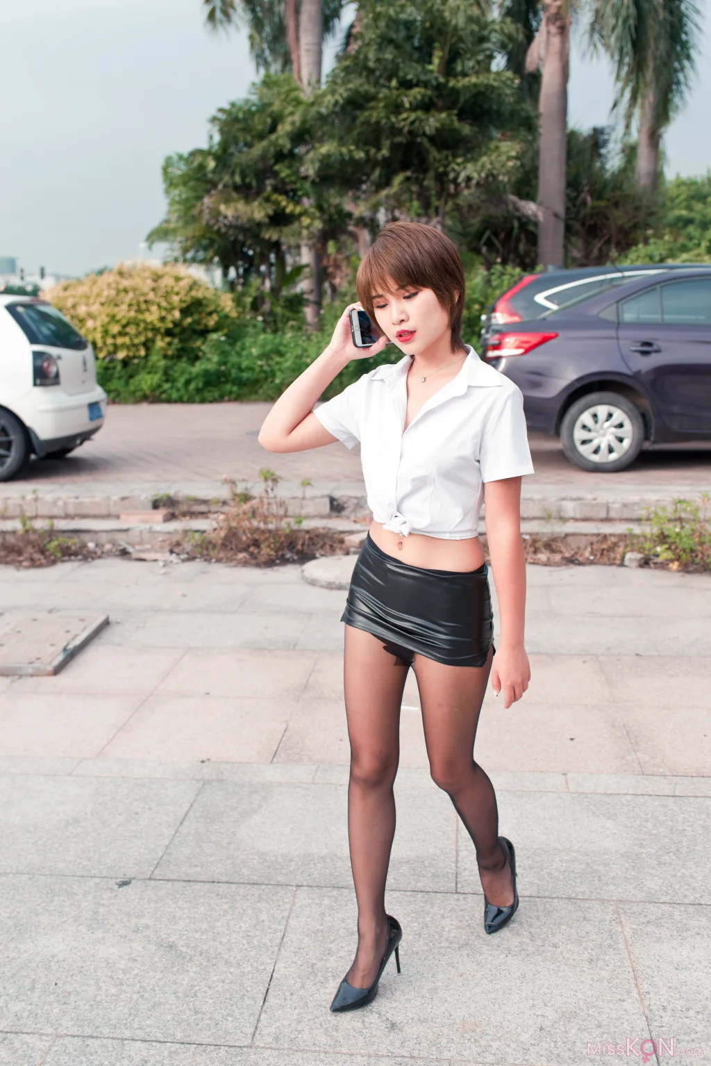 [精选街拍作品] MJ-004_ 萌宝儿皮裙黑丝