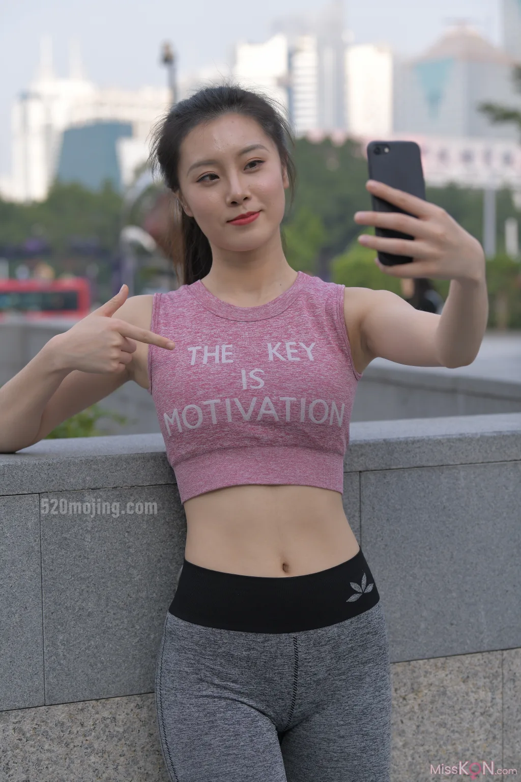 [精选街拍作品] MJ-005_ 圣诞快乐之紧身瑜伽裤美女