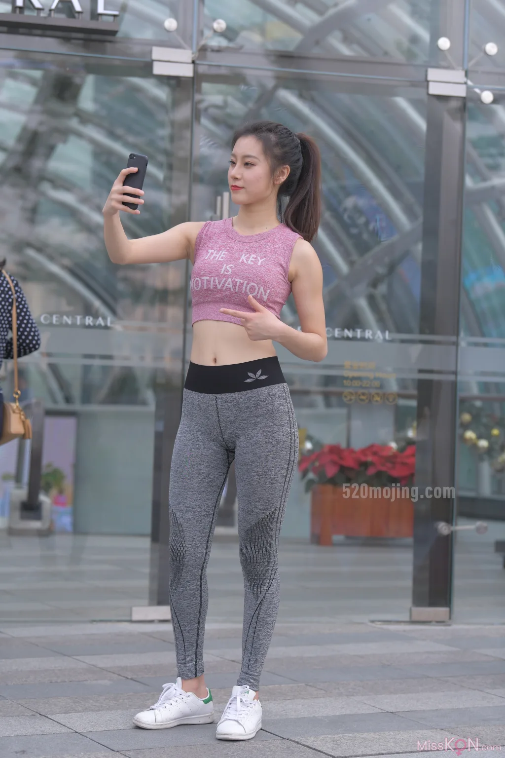 [精选街拍作品] MJ-005_ 圣诞快乐之紧身瑜伽裤美女