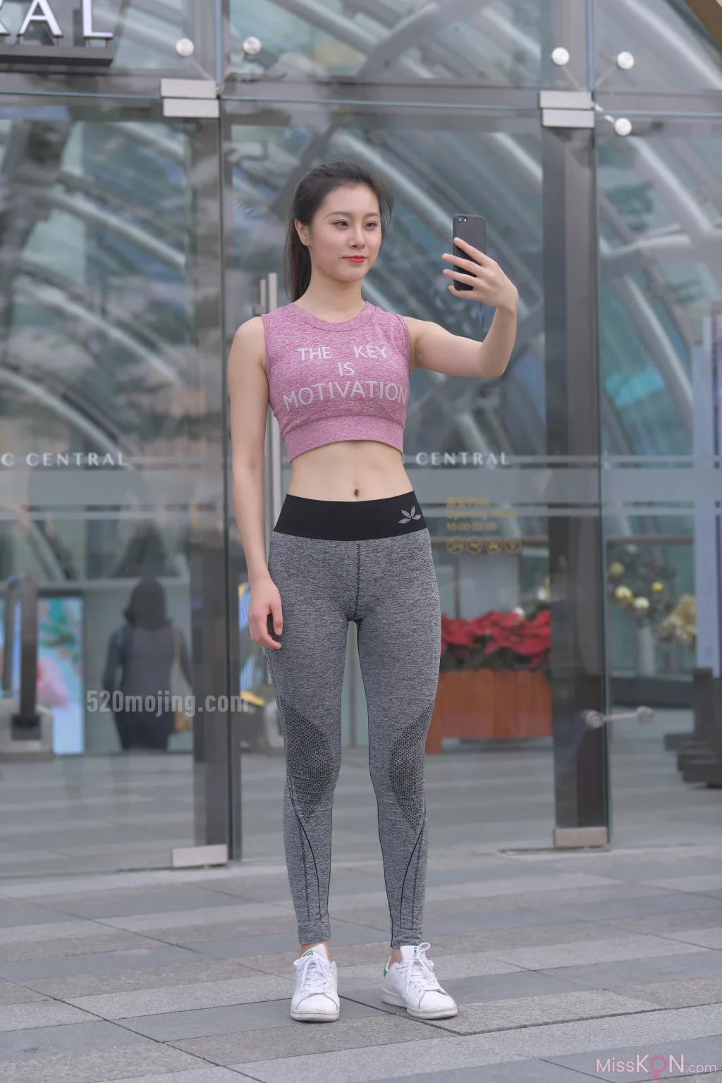 [精选街拍作品] MJ-005_ 圣诞快乐之紧身瑜伽裤美女