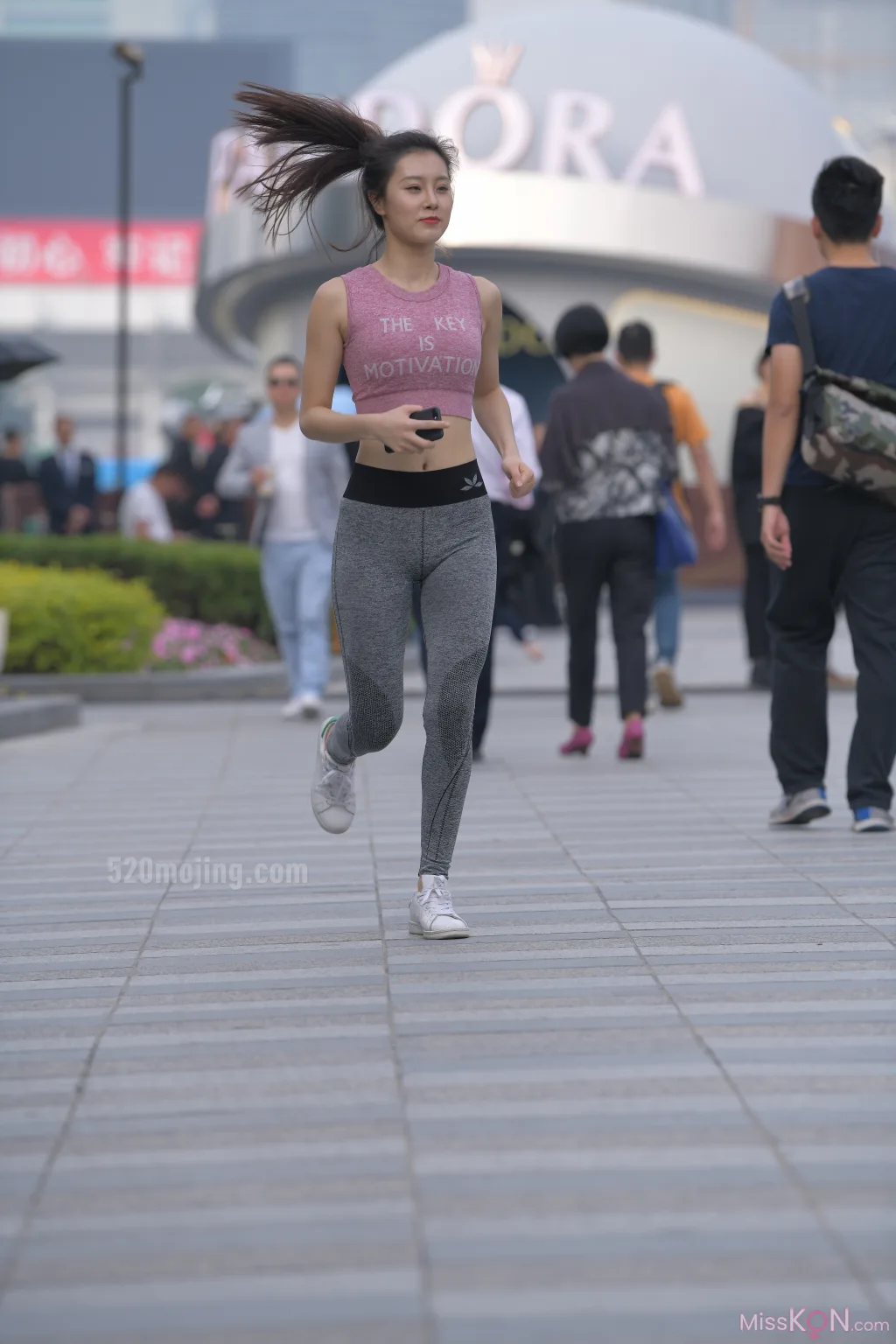 [精选街拍作品] MJ-005_ 圣诞快乐之紧身瑜伽裤美女