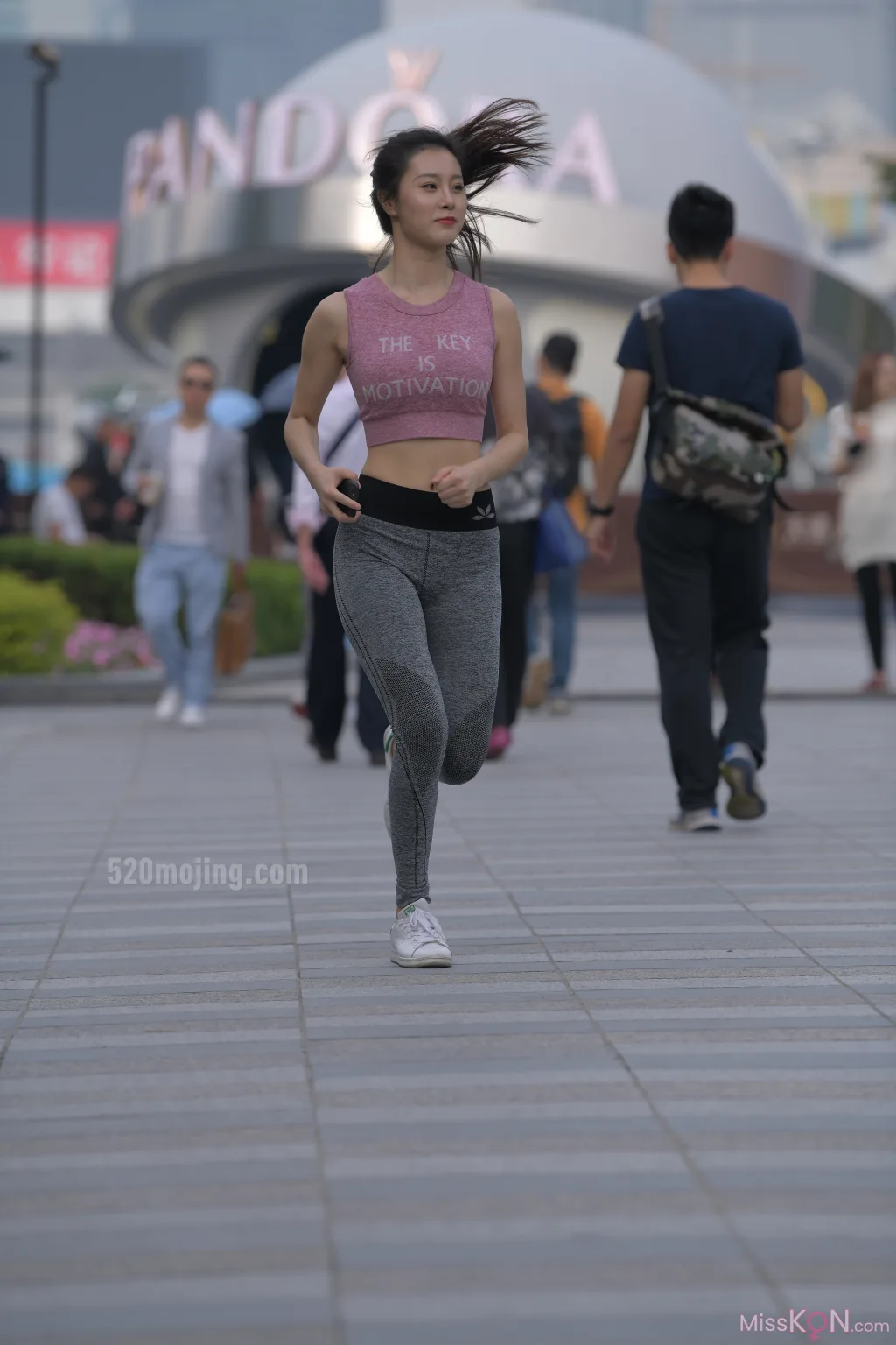 [精选街拍作品] MJ-005_ 圣诞快乐之紧身瑜伽裤美女