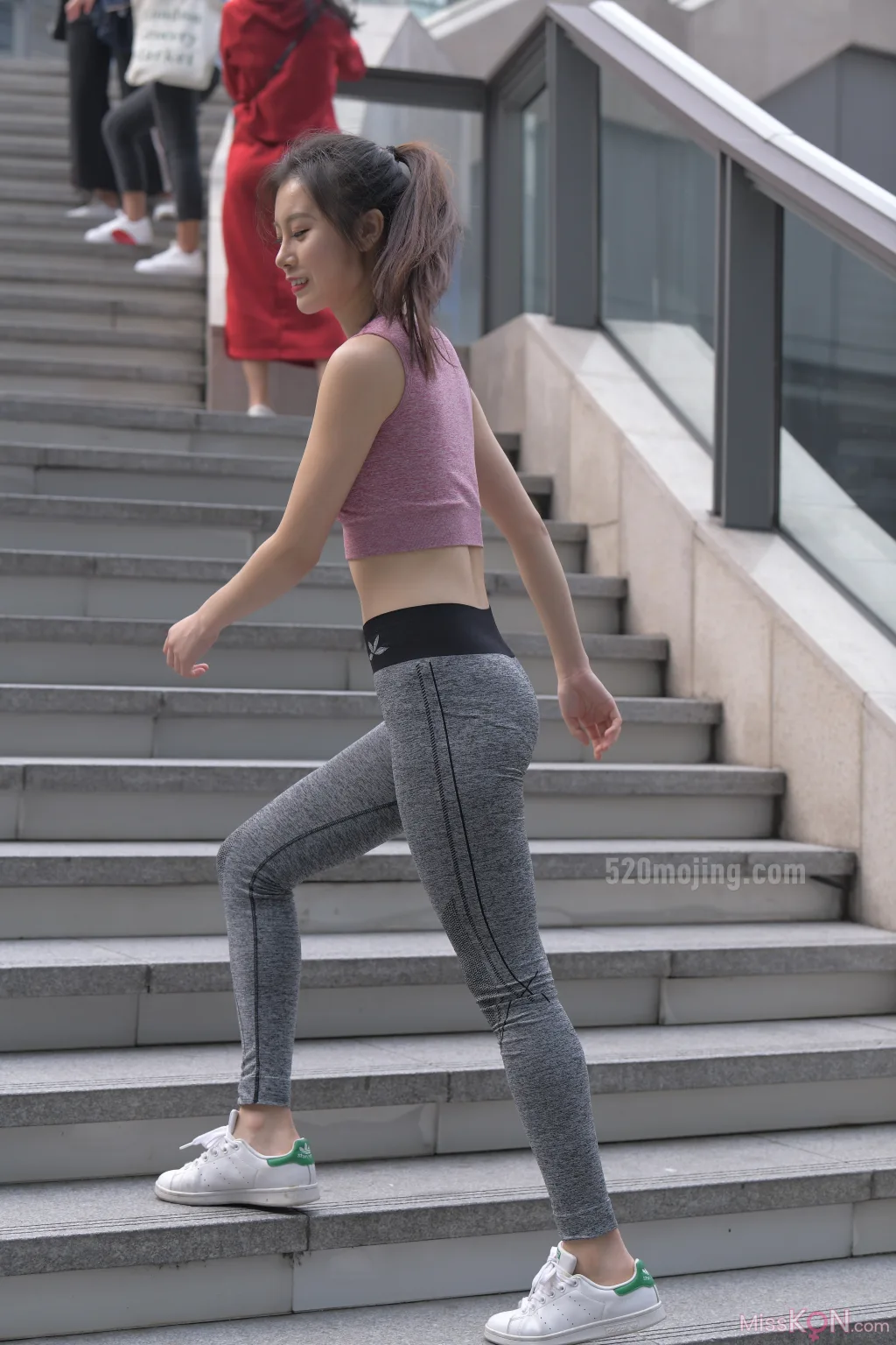 [精选街拍作品] MJ-005_ 圣诞快乐之紧身瑜伽裤美女