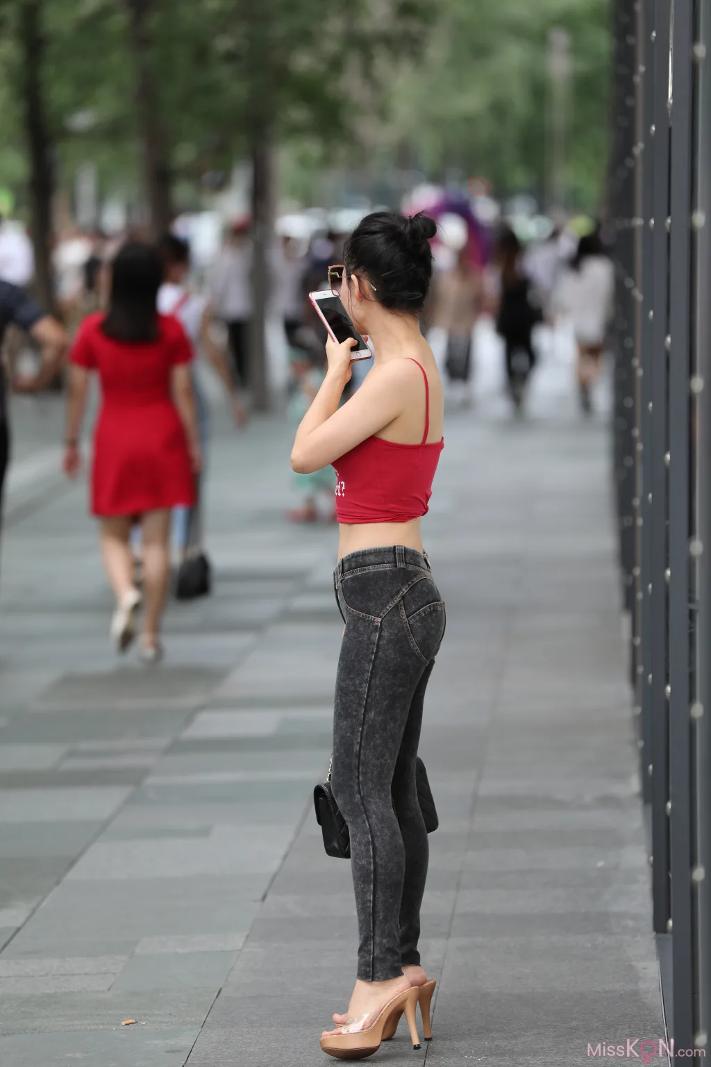 [精选街拍作品] MJ-007_ 要怎样陪着你走过黑夜