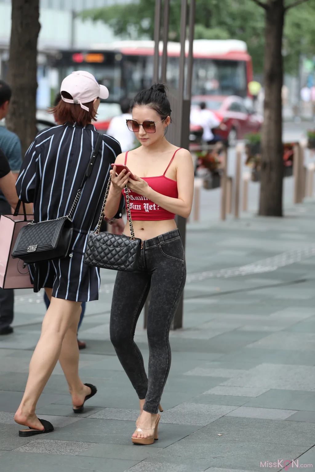 [精选街拍作品] MJ-007_ 要怎样陪着你走过黑夜