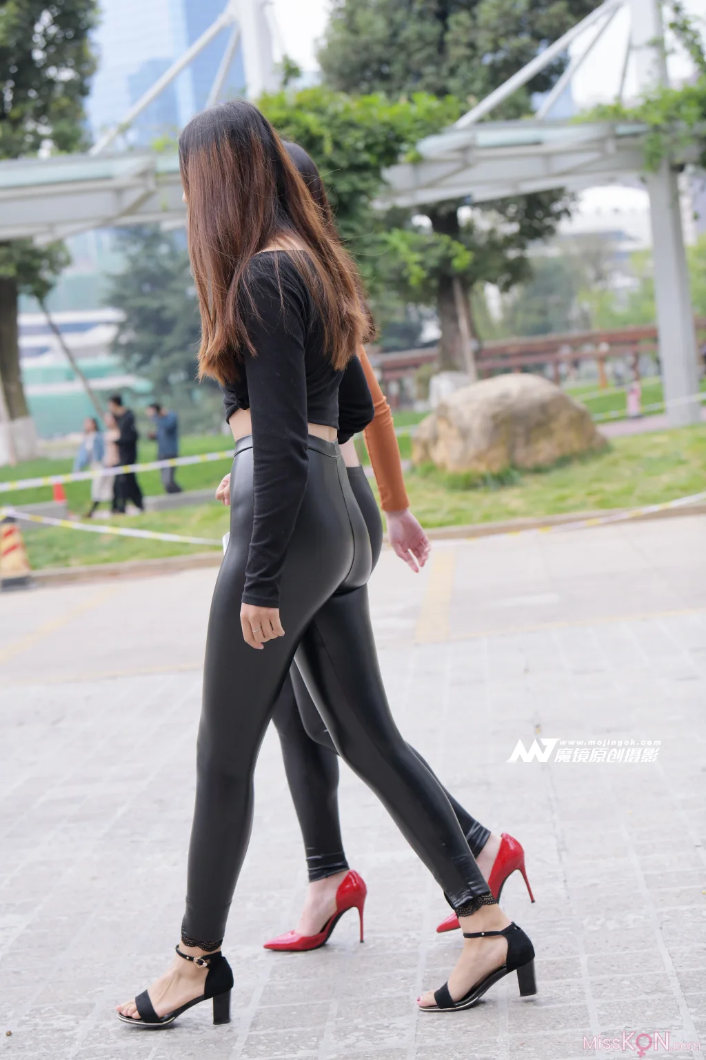 [精选街拍作品] MJ-008_ 双皮裤