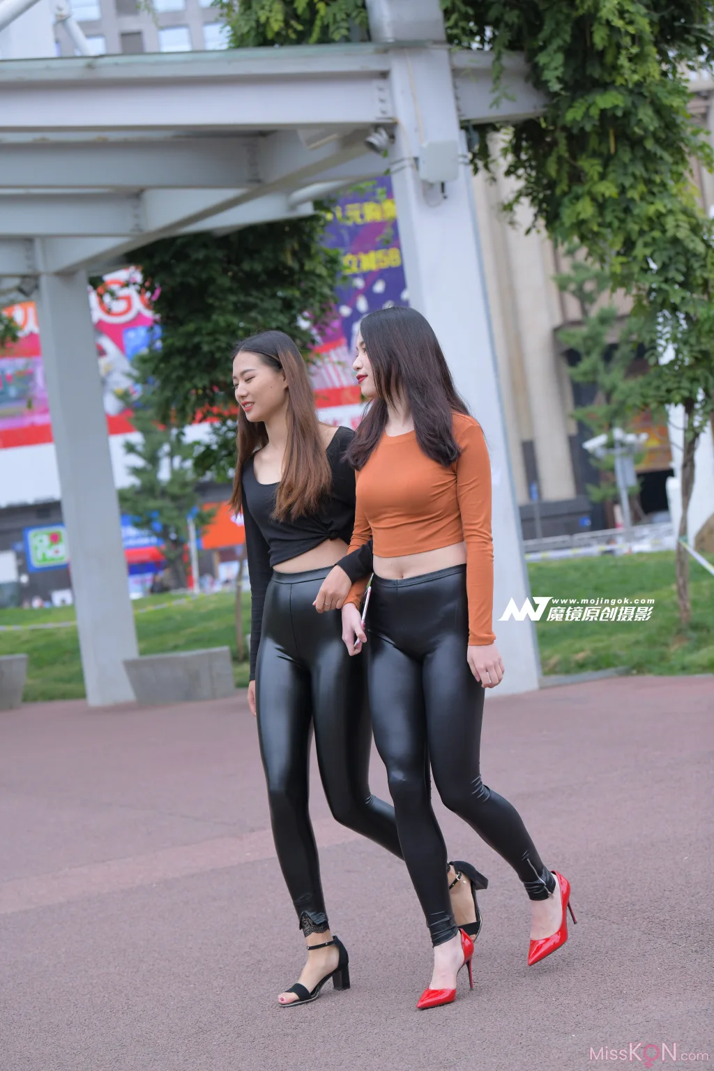 [精选街拍作品] MJ-008_ 双皮裤