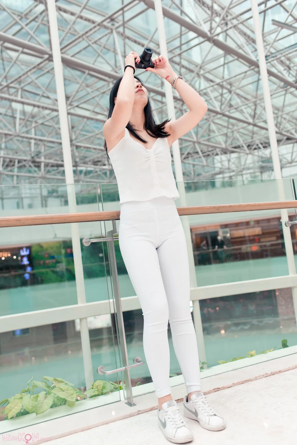 [精选街拍作品] MJ-009_ 小棠紧身白裤