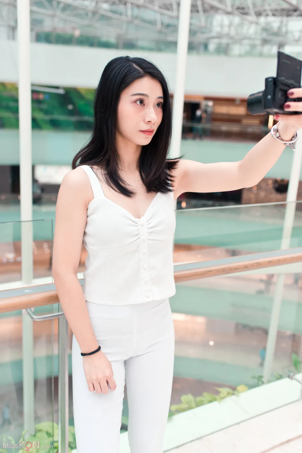 [精选街拍作品] MJ-009_ 小棠紧身白裤