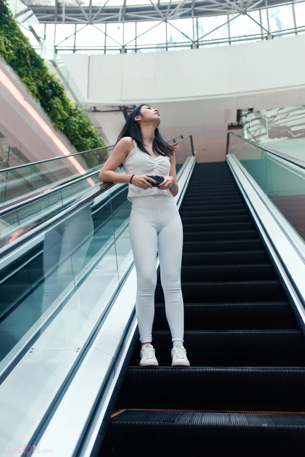 [精选街拍作品] MJ-009_ 小棠紧身白裤