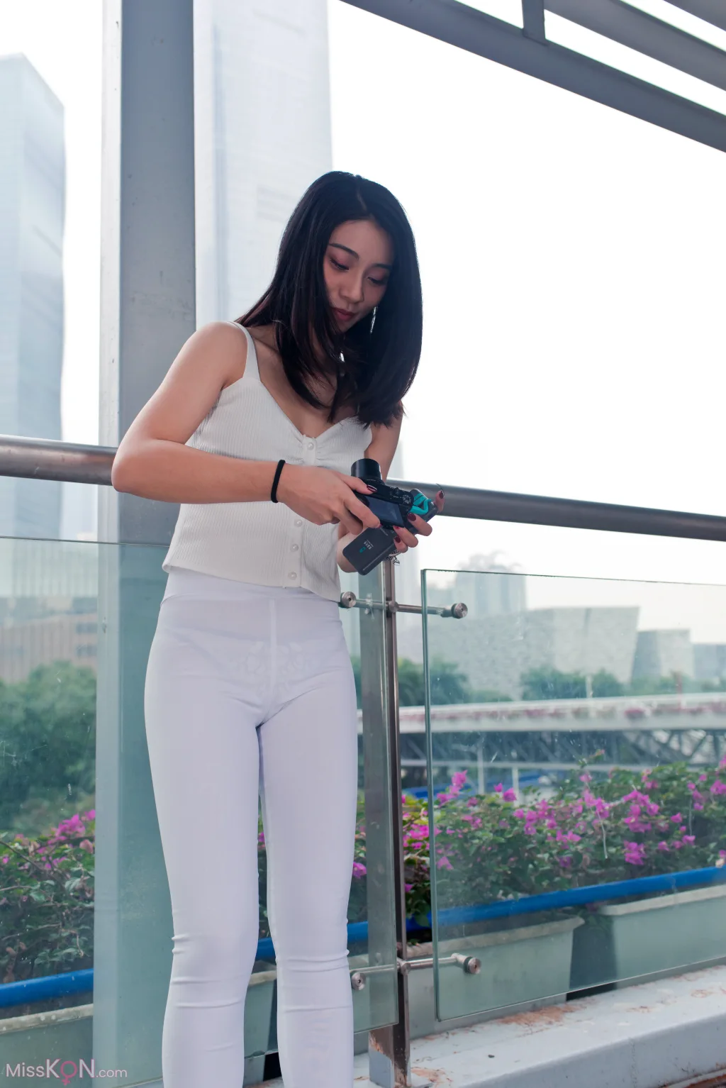 [精选街拍作品] MJ-009_ 小棠紧身白裤