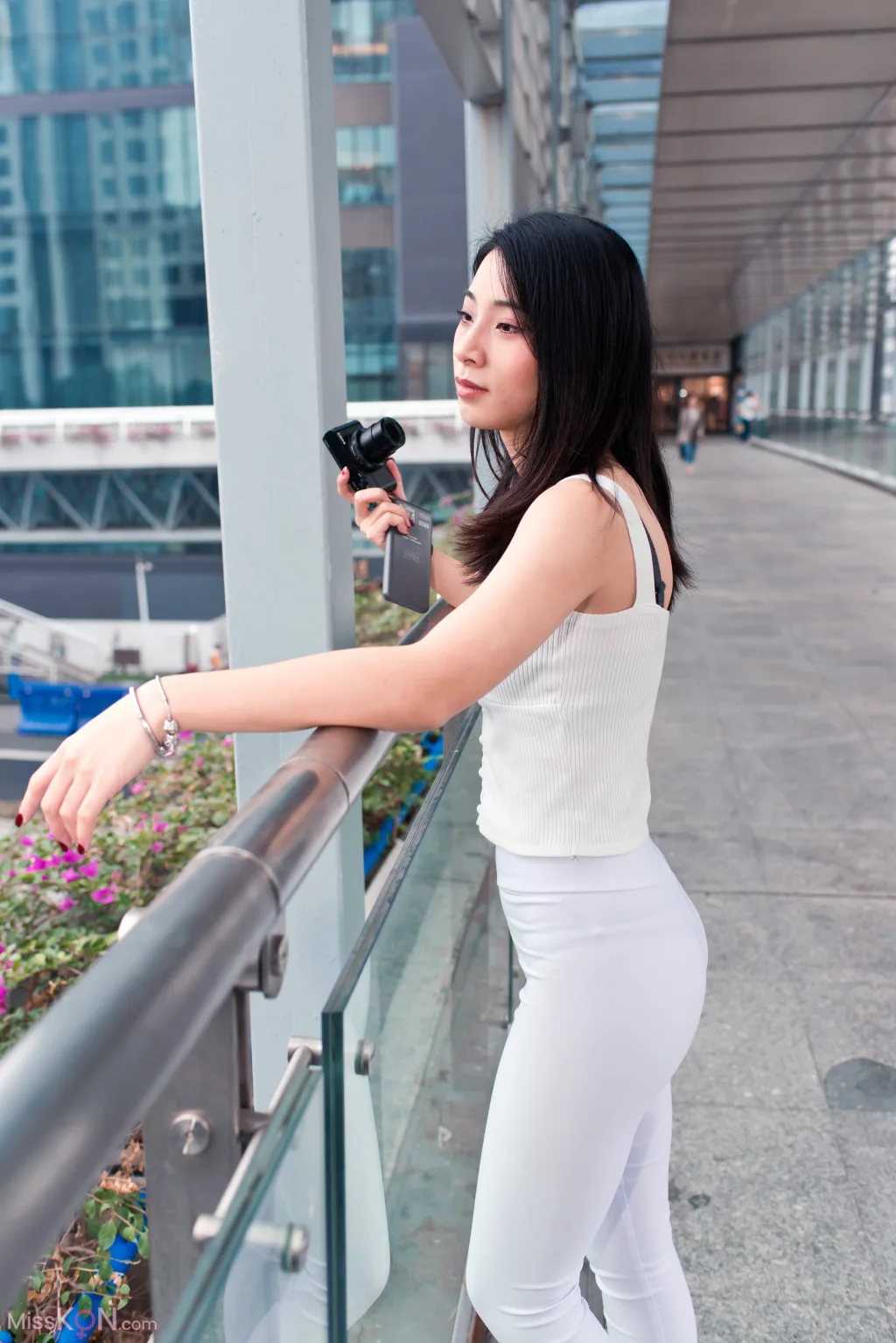 [精选街拍作品] MJ-009_ 小棠紧身白裤