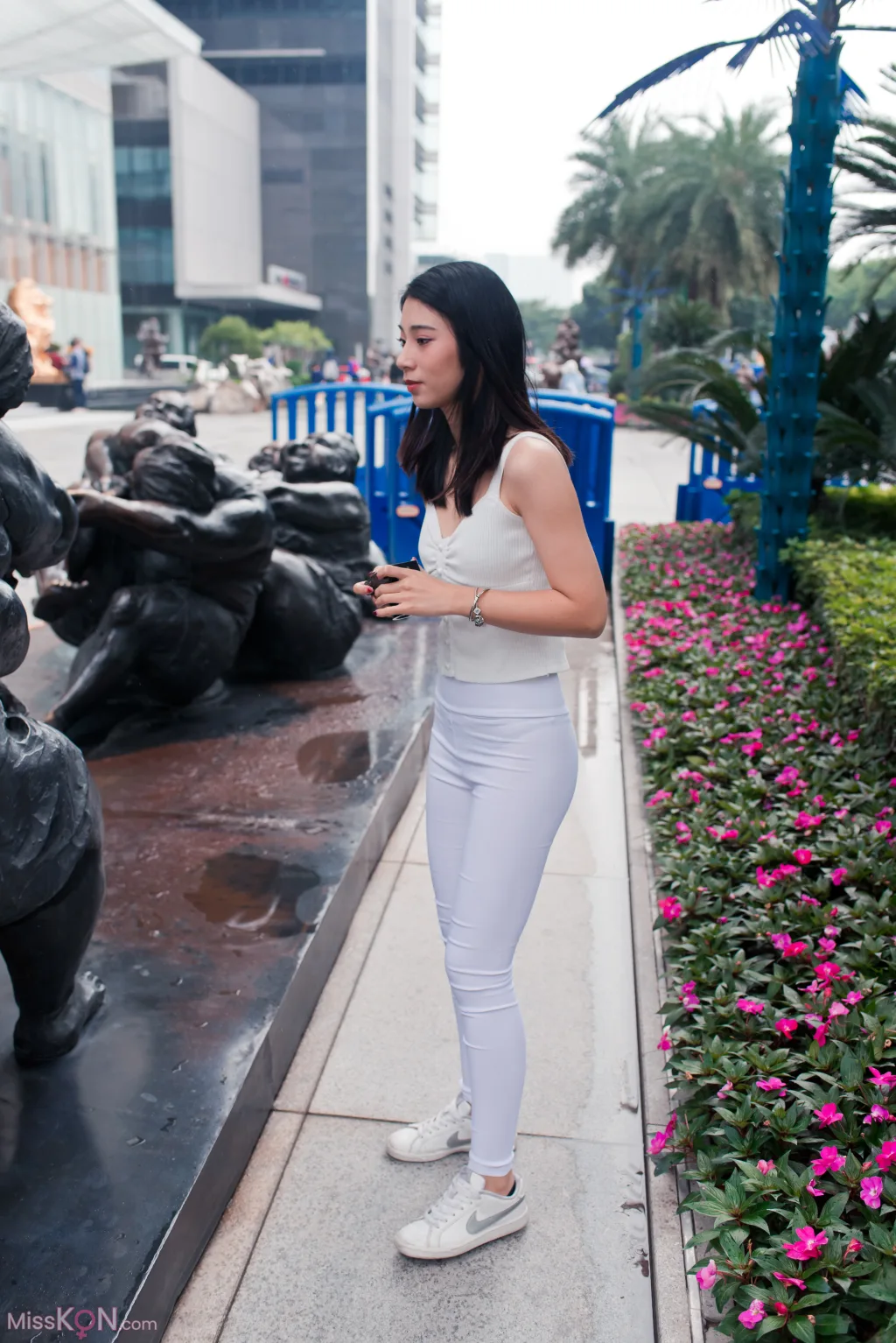 [精选街拍作品] MJ-009_ 小棠紧身白裤