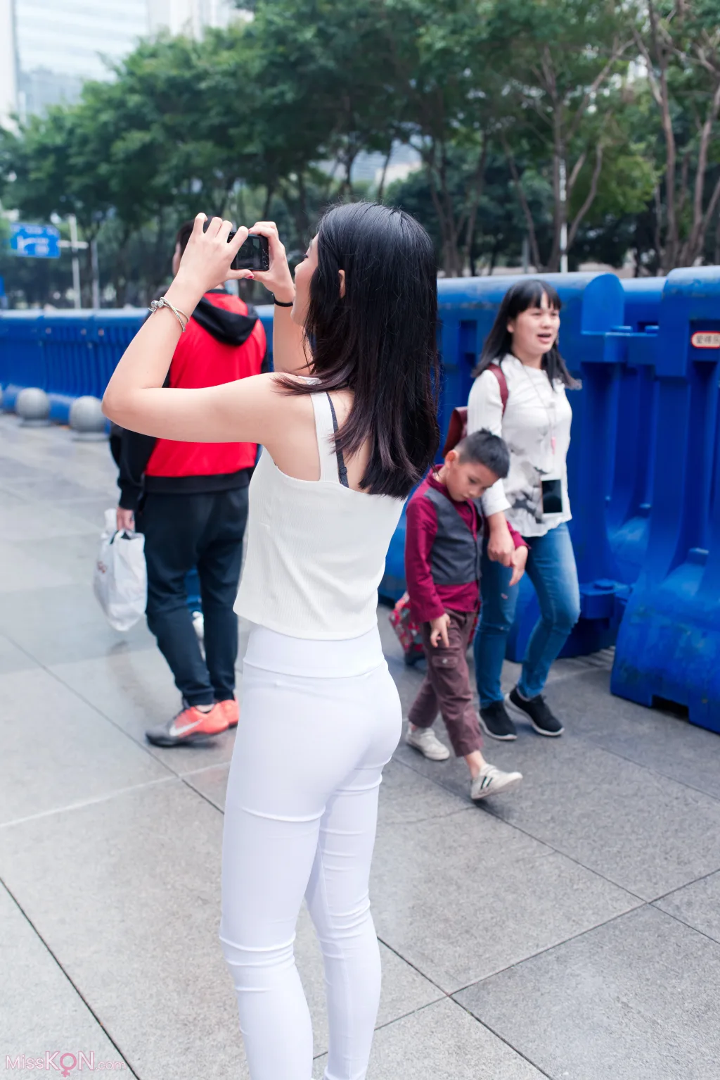 [精选街拍作品] MJ-009_ 小棠紧身白裤