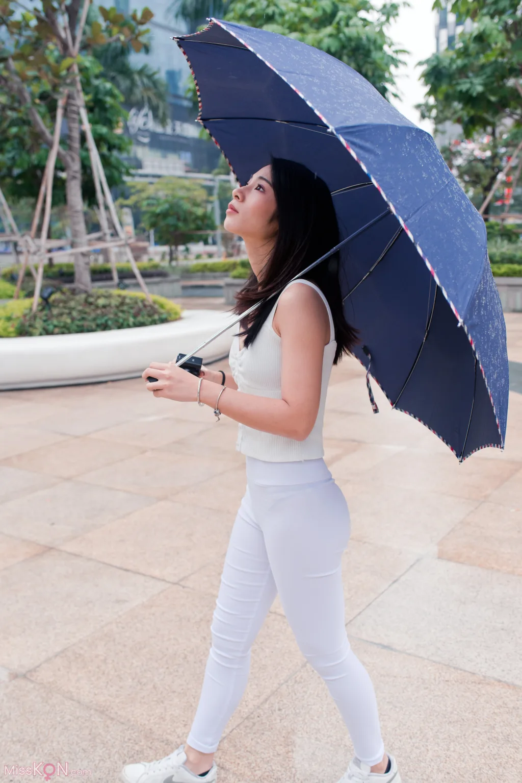 [精选街拍作品] MJ-009_ 小棠紧身白裤