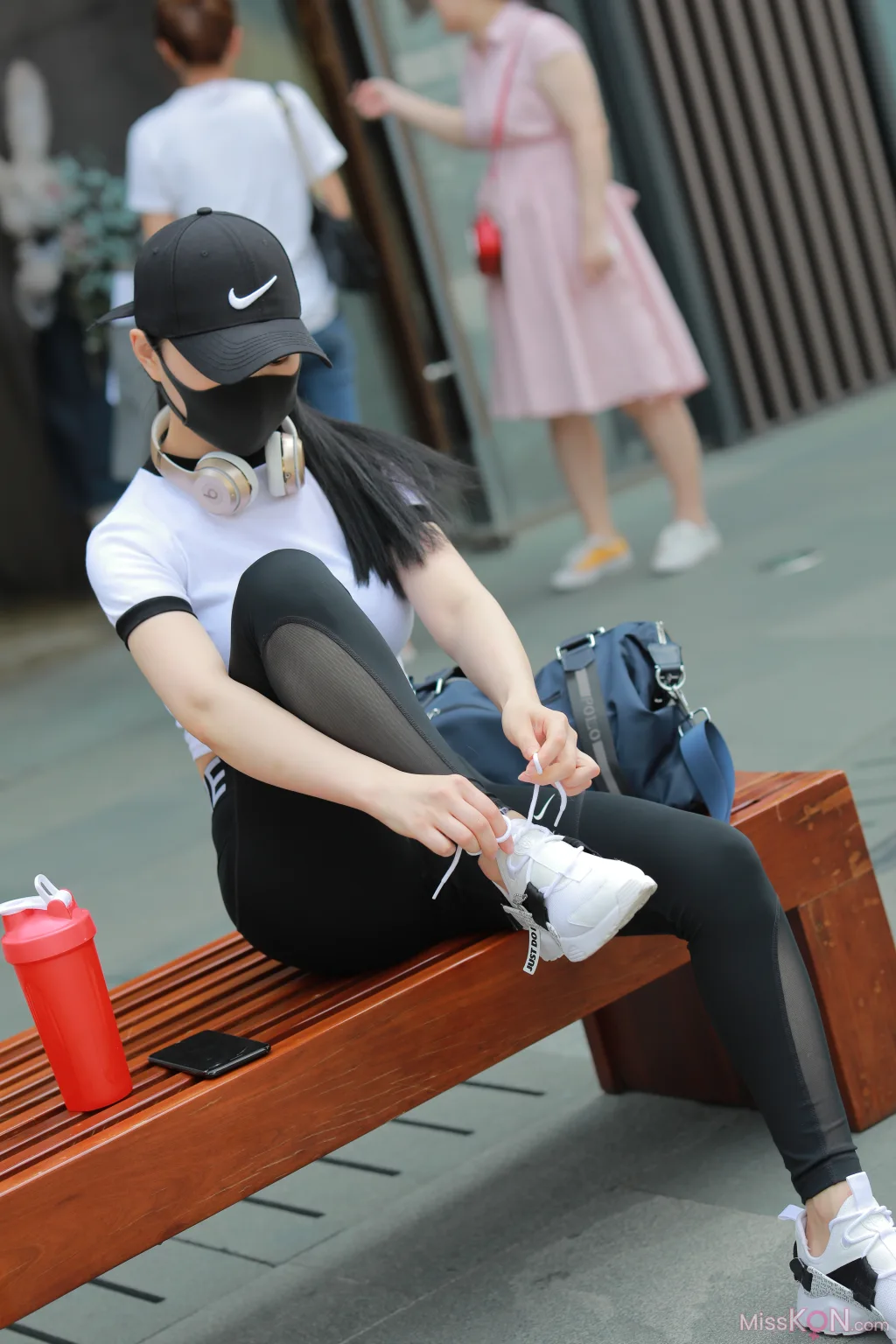 [精选街拍作品] MJ-012_ 左公子 黑色瑜伽裤