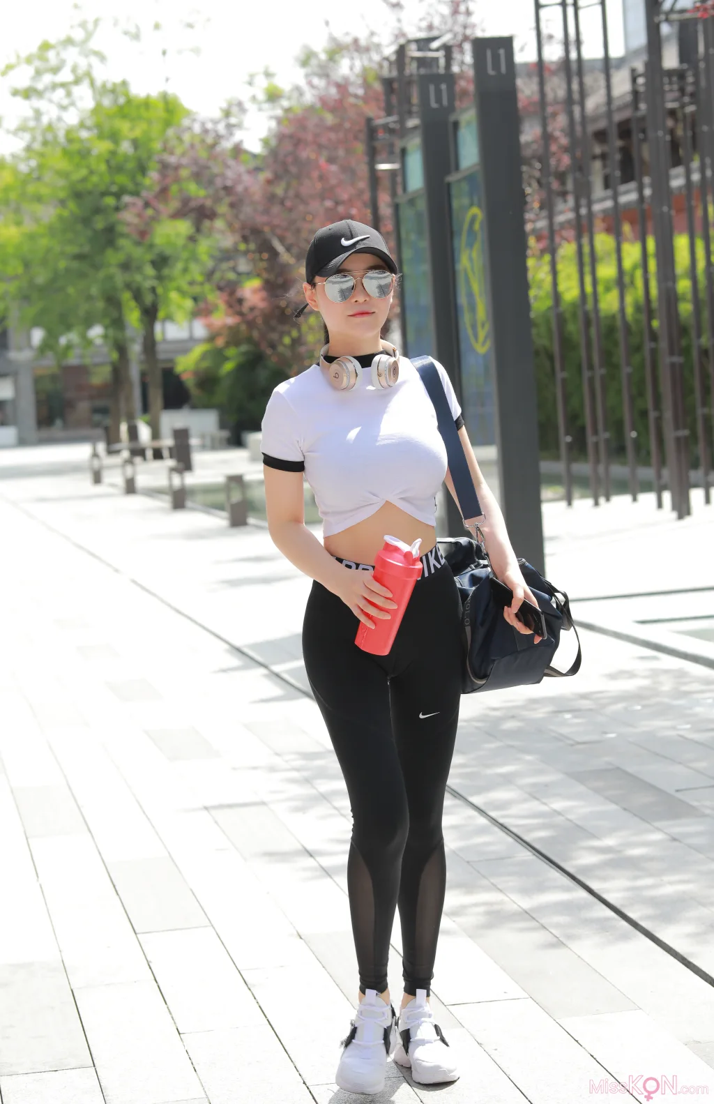 [精选街拍作品] MJ-012_ 左公子 黑色瑜伽裤