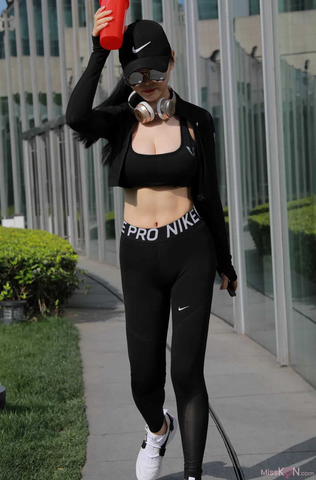 [精选街拍作品] MJ-012_ 左公子 黑色瑜伽裤