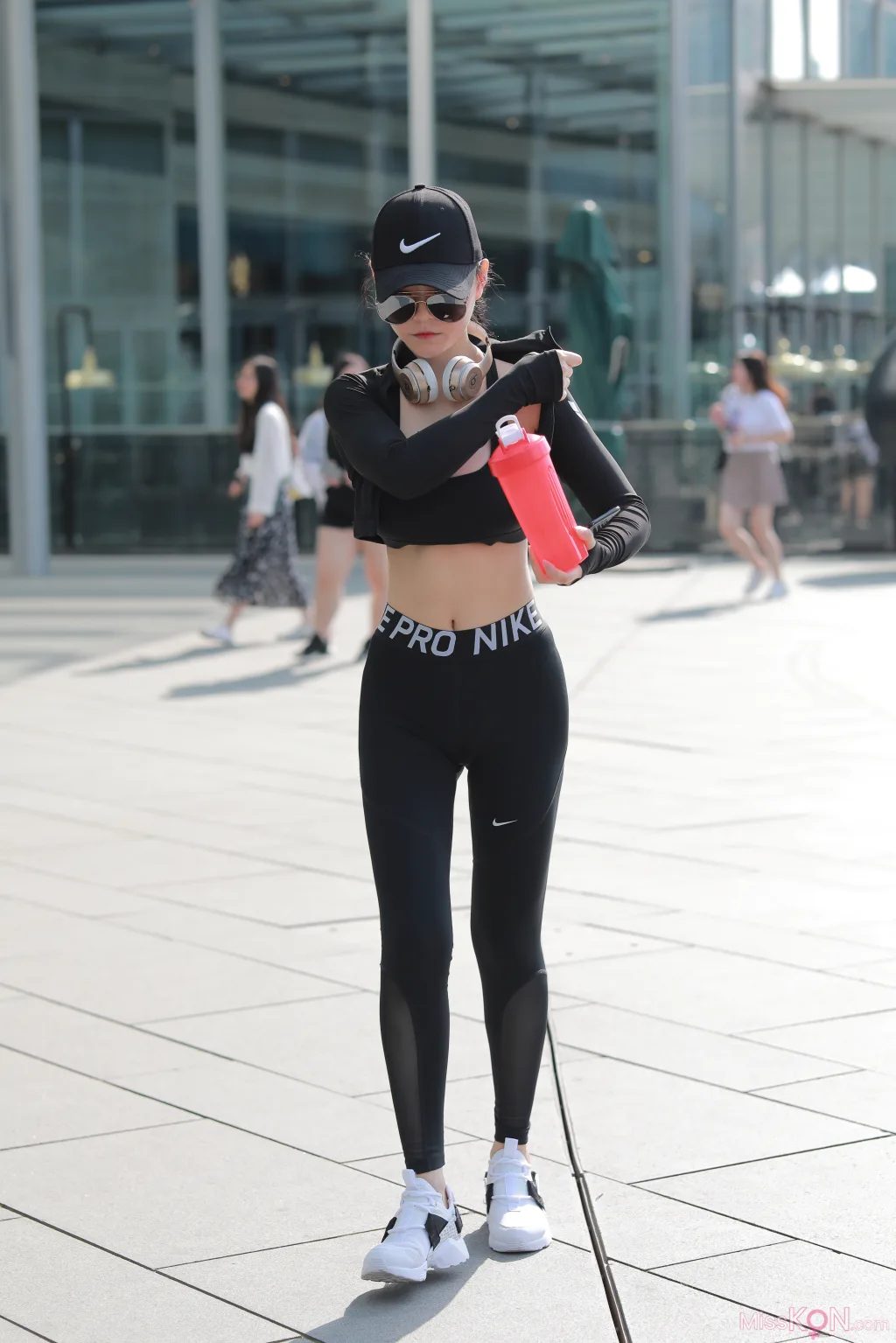 [精选街拍作品] MJ-012_ 左公子 黑色瑜伽裤