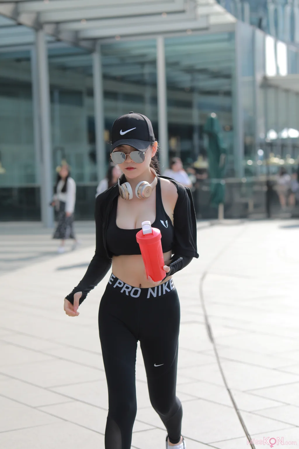 [精选街拍作品] MJ-012_ 左公子 黑色瑜伽裤