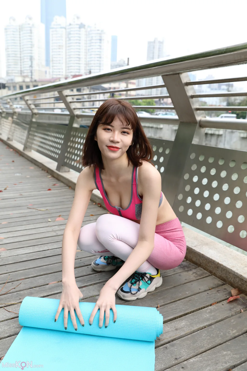 [精选街拍作品] MJ-014_ 瑜伽裤 粉-落叶